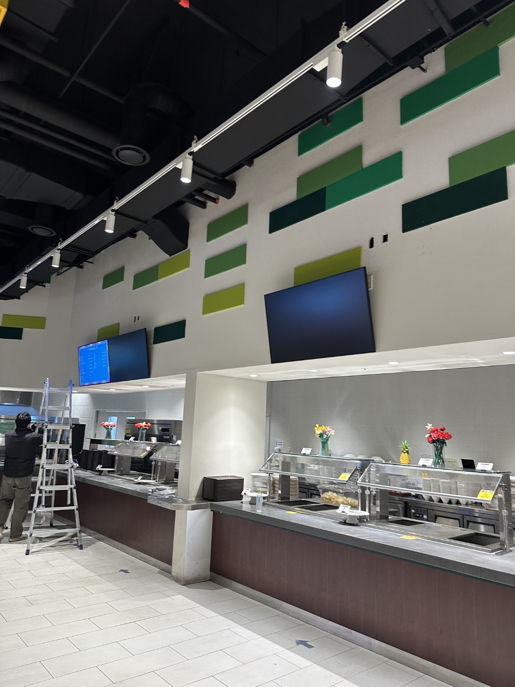 춘천 레고랜드 55인치 메뉴보드 설치 - 시공 사진 1