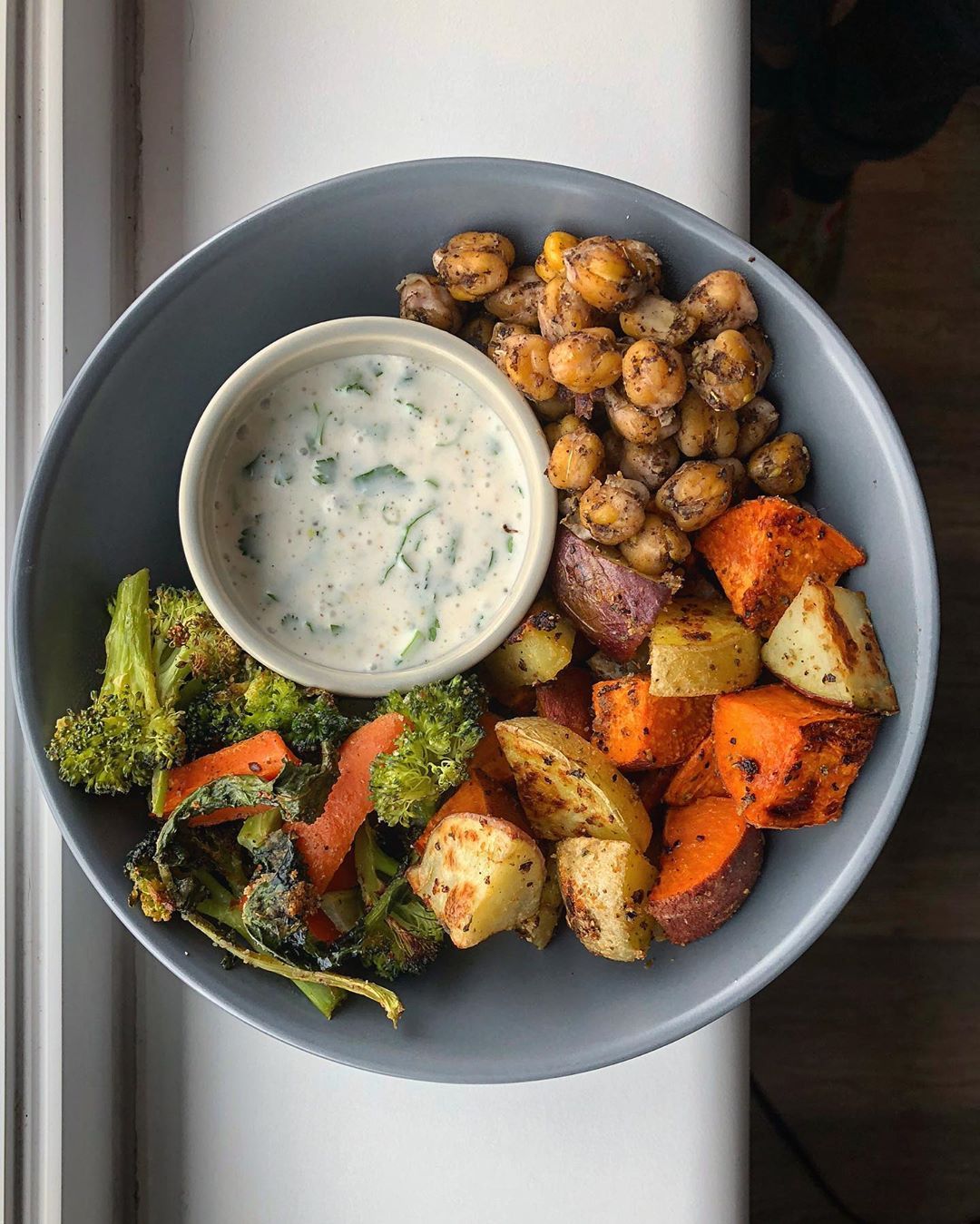 Cuisine nourrissante et moment de relaxation pour le bien-etre post-partum