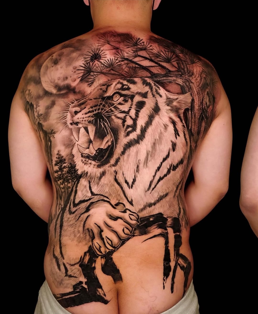 Realism tattoo Seoul by Ssab — custom realism tattoo at Yongsan studio, award-winning Seoul tattoo artist
