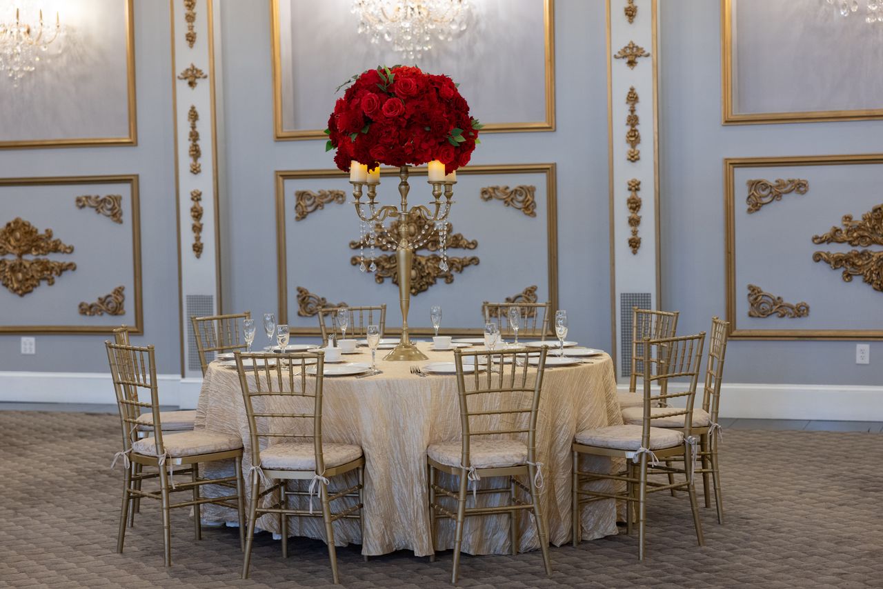 Centerpiece Romantic Setting