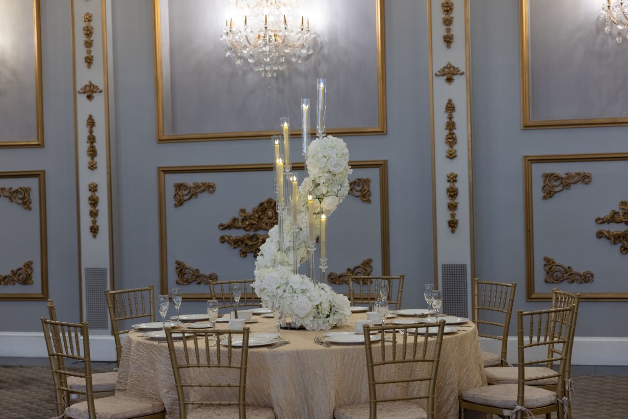 Centerpiece Elegant Blooms