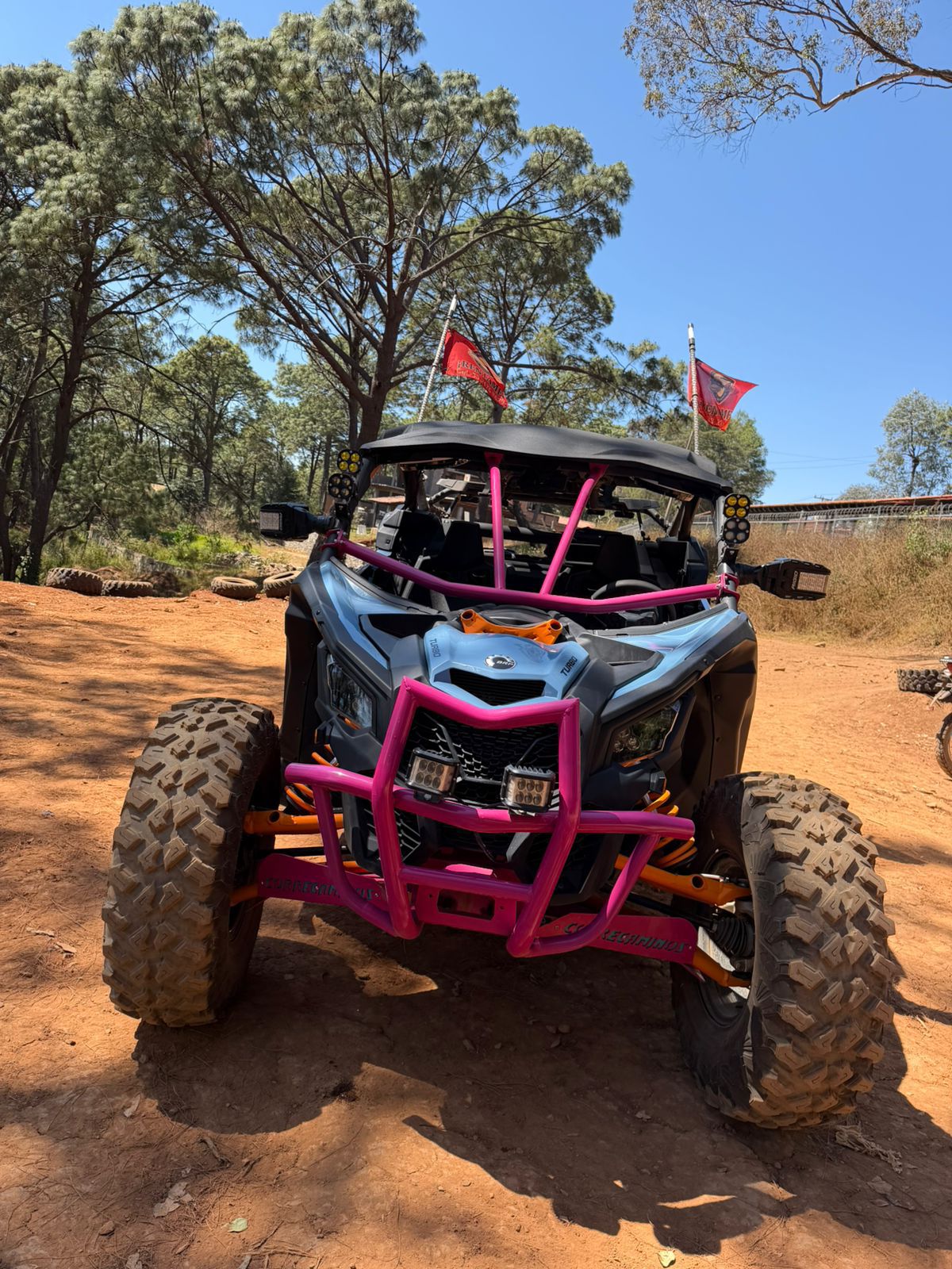 Aventura extrema con RZR en los bosques de pinos de Mazamitla Aventura extrema con RZR en los bosques de pinos de Mazamitla