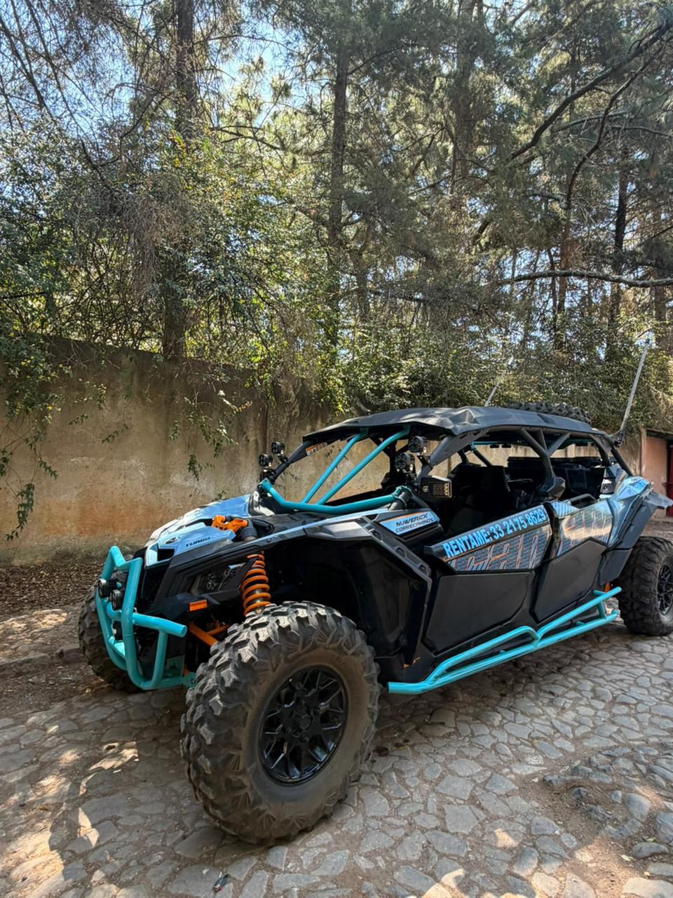 Recorrido extremo con vehículos RZR por senderos boscosos de Mazamitla
