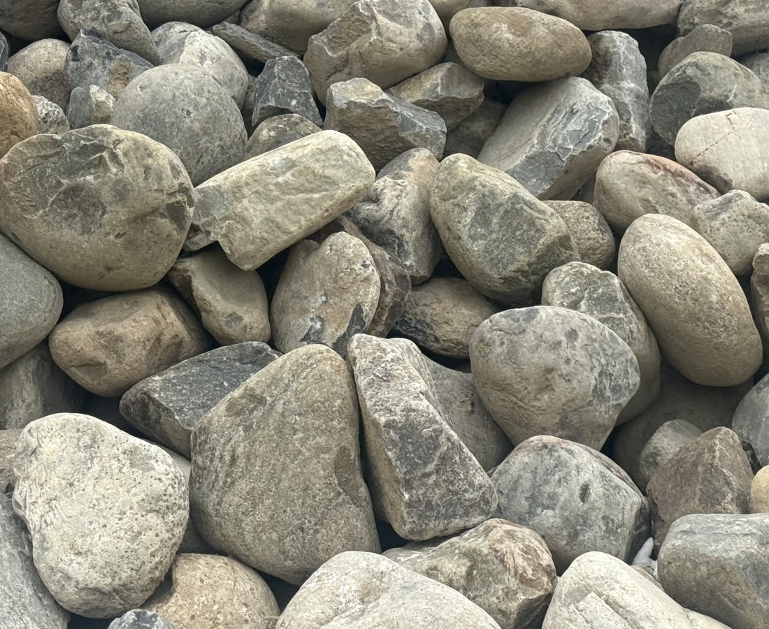 3–5 in River Rock – bulk stone and rock delivery Bucks County PA – river rock, red rock, modified stone