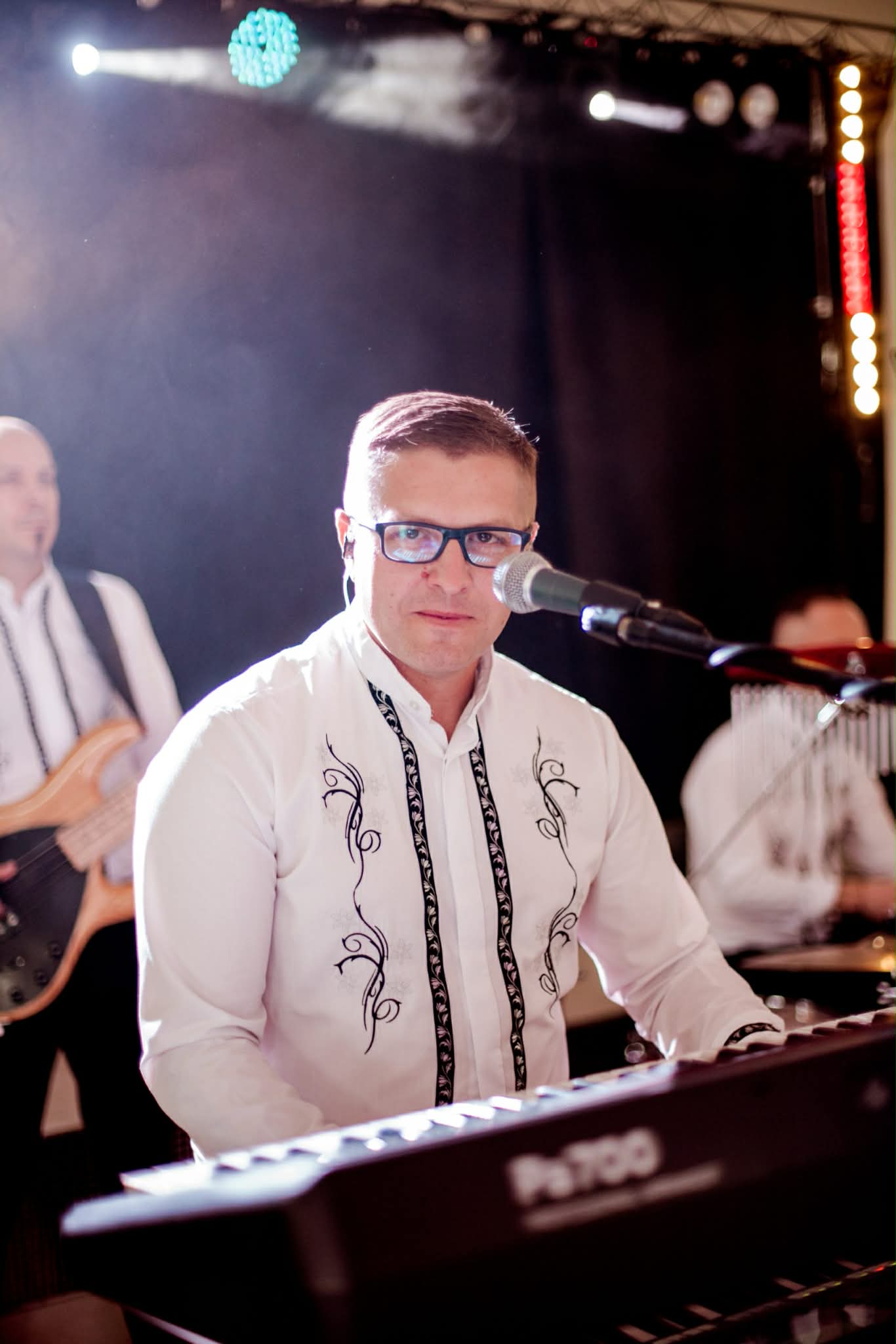 Kapela weselna Kluczbork – PoTrzebni Band Zespół weselny Kluczbork – folkowy strój i energia