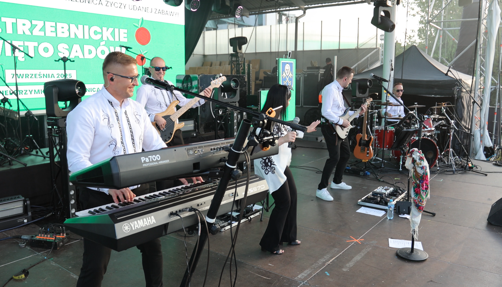 PoTrzebni Band — koncert plenerowy, festyn, oprawa muzyczna imprezy 12