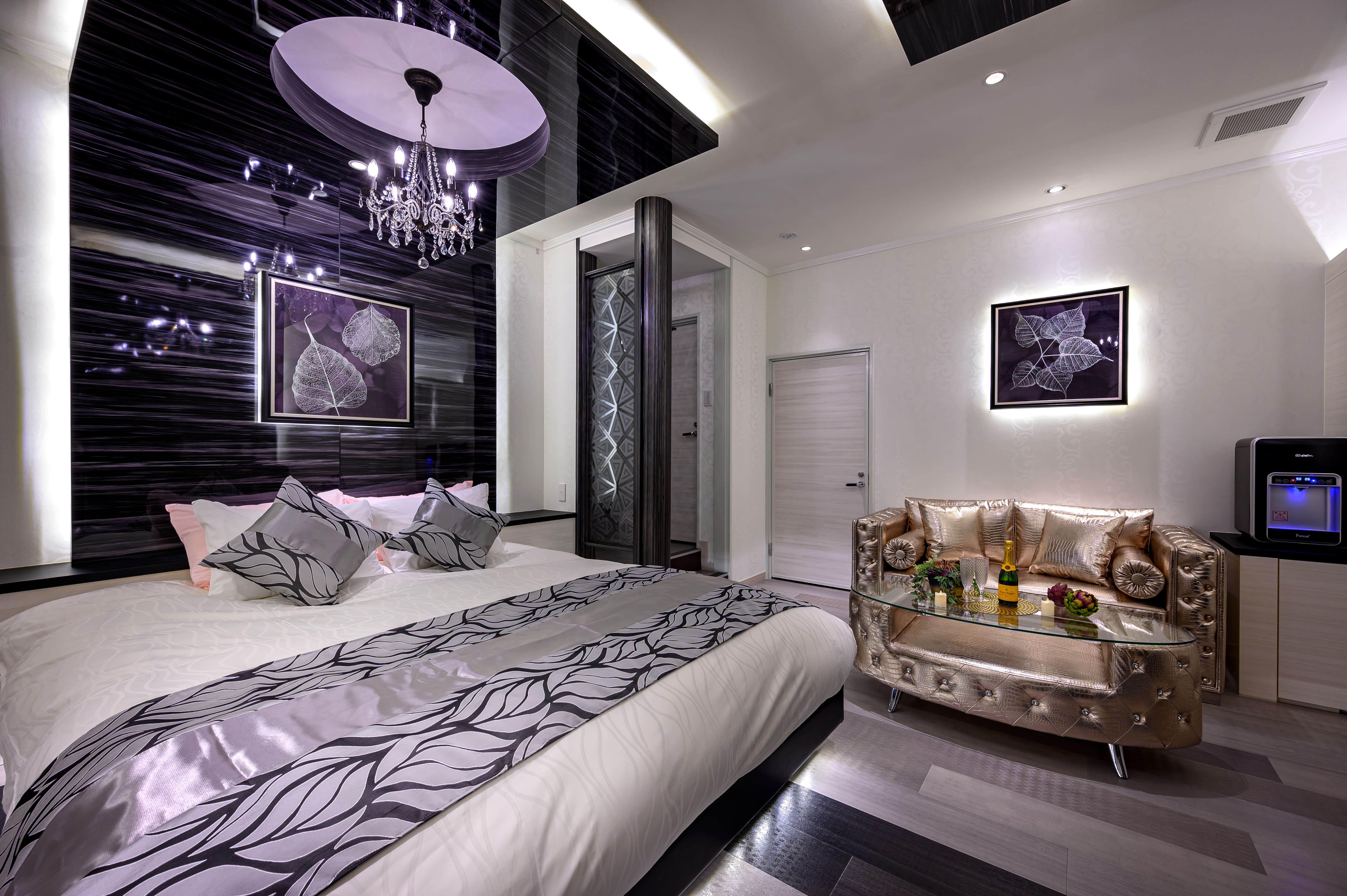Room 207 1