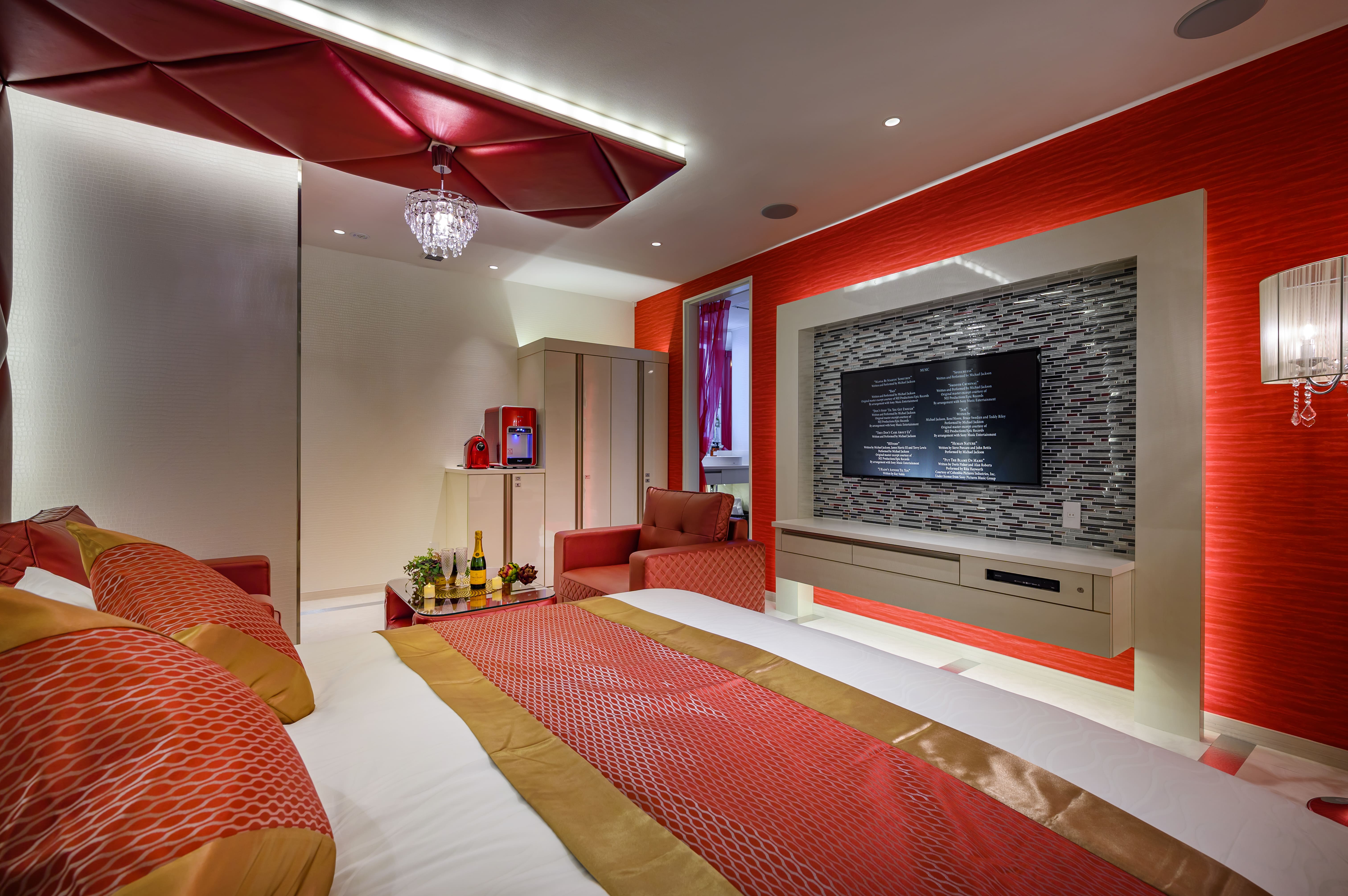 Room 212 4