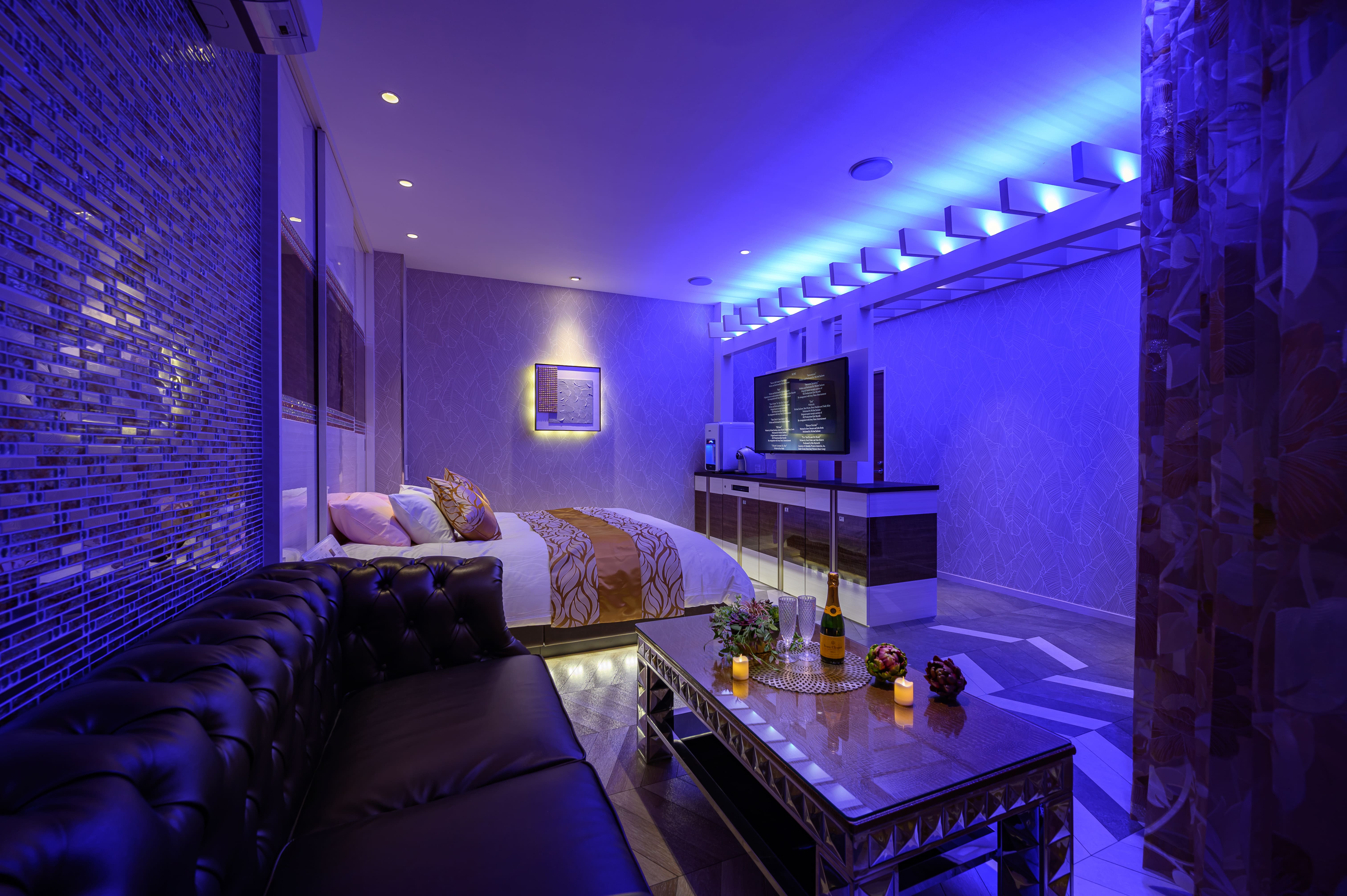 Room 208 2