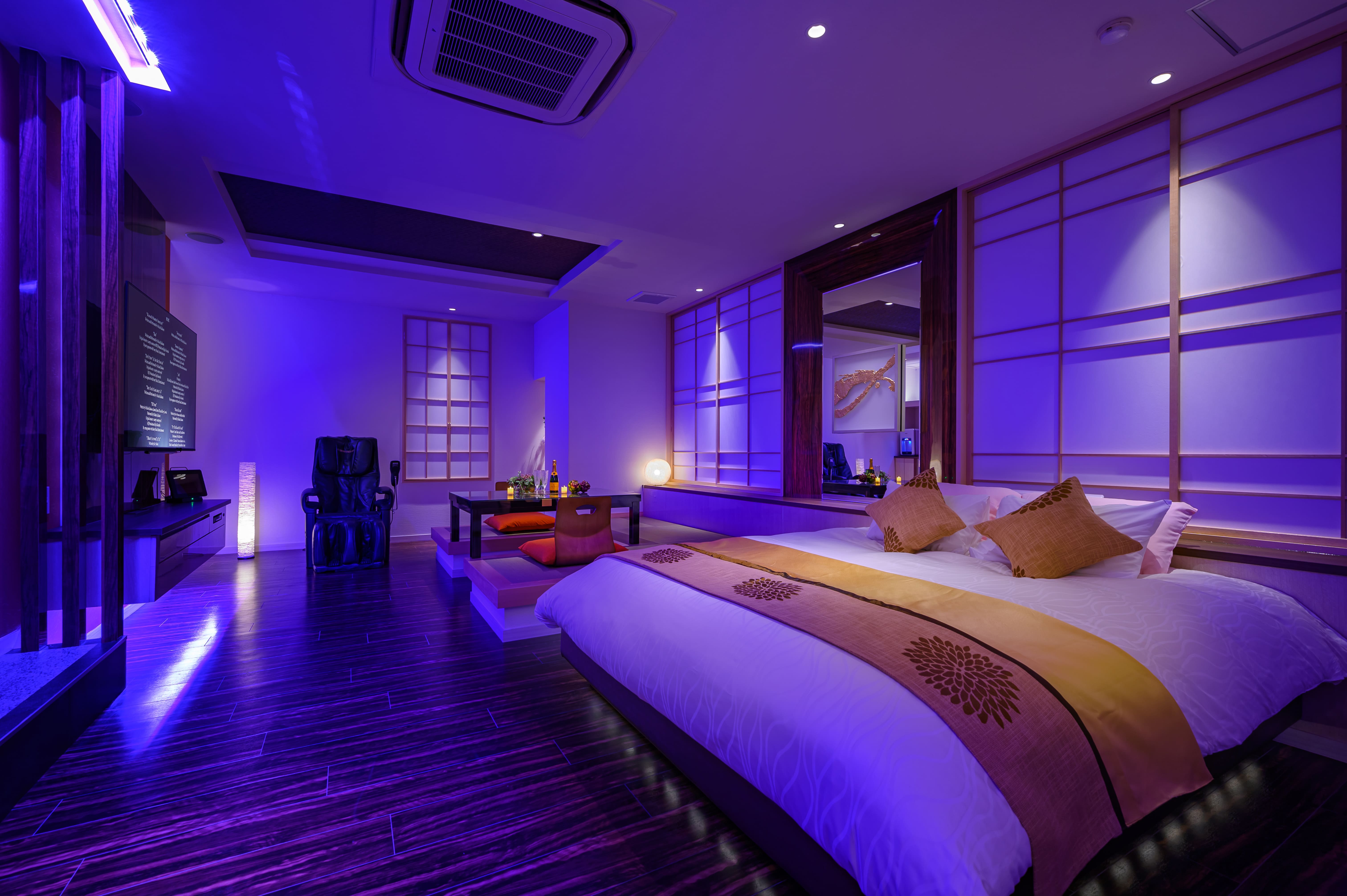 Room 203 4