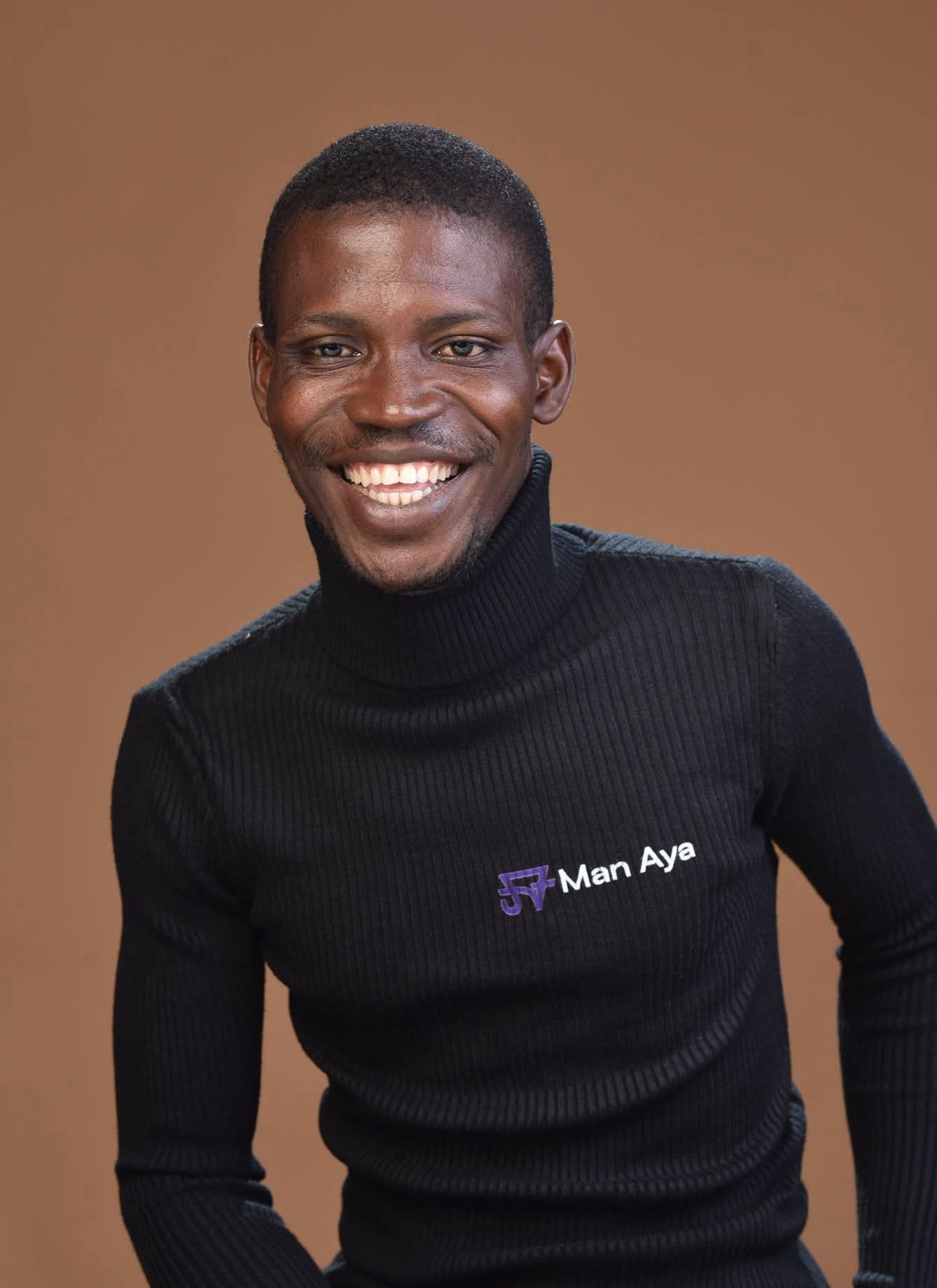 Man Aya, Amoah Bismark Ayeriga