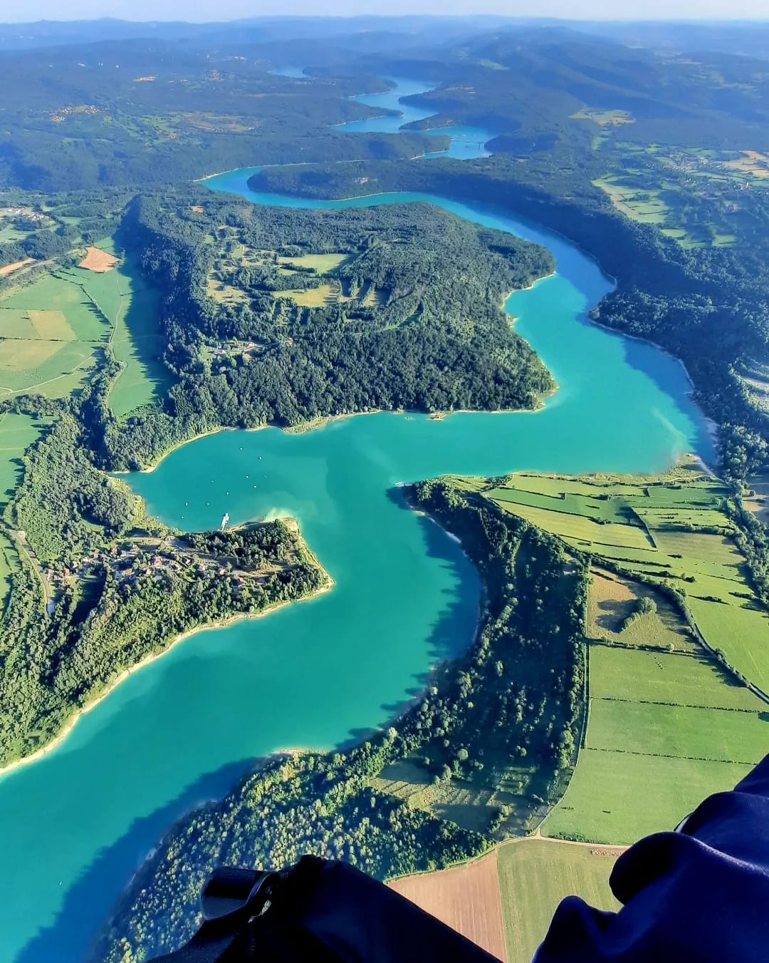 Rivière au lac de Vouglans