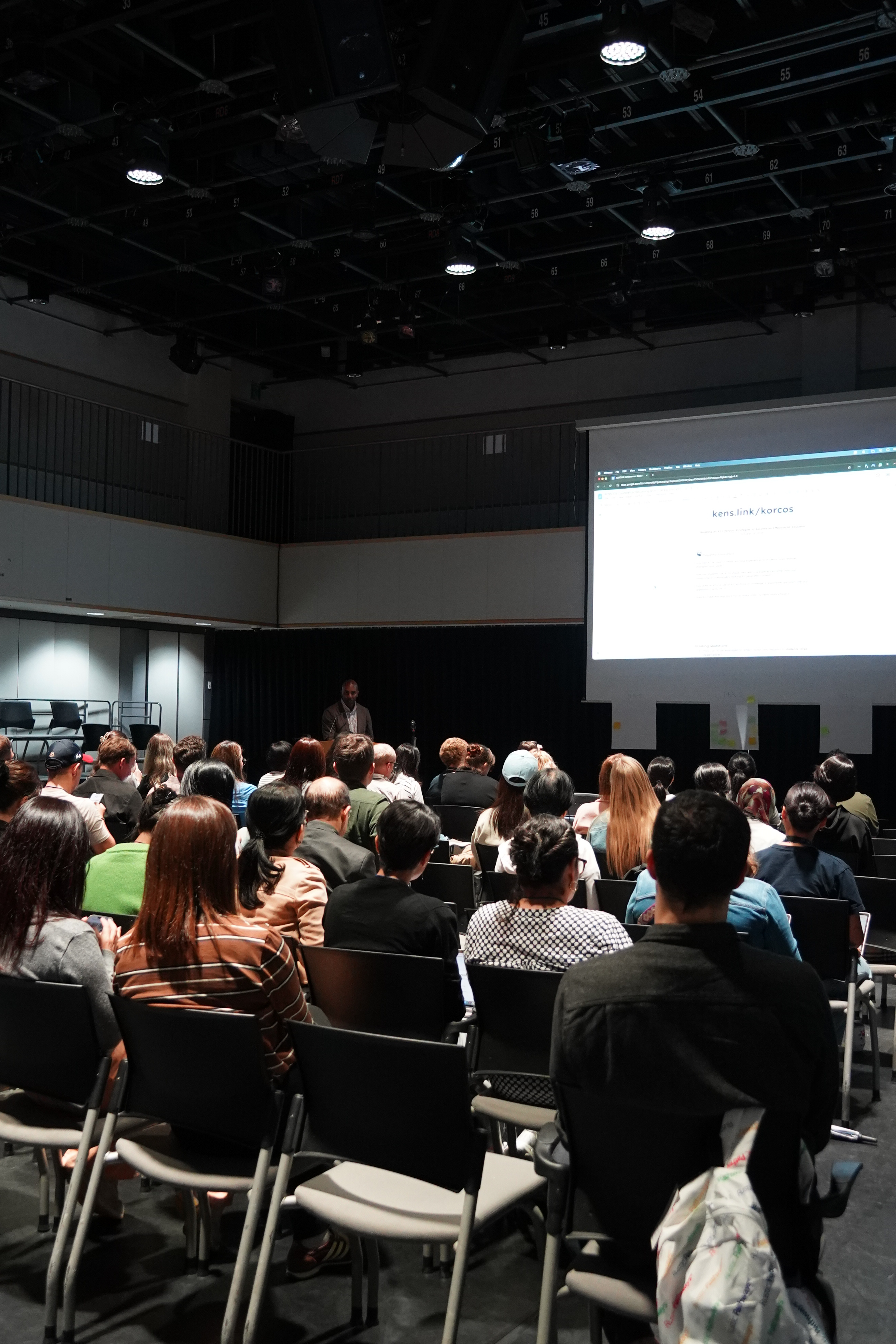 Educator presentations and discussions at KORCOS 2025 conference
