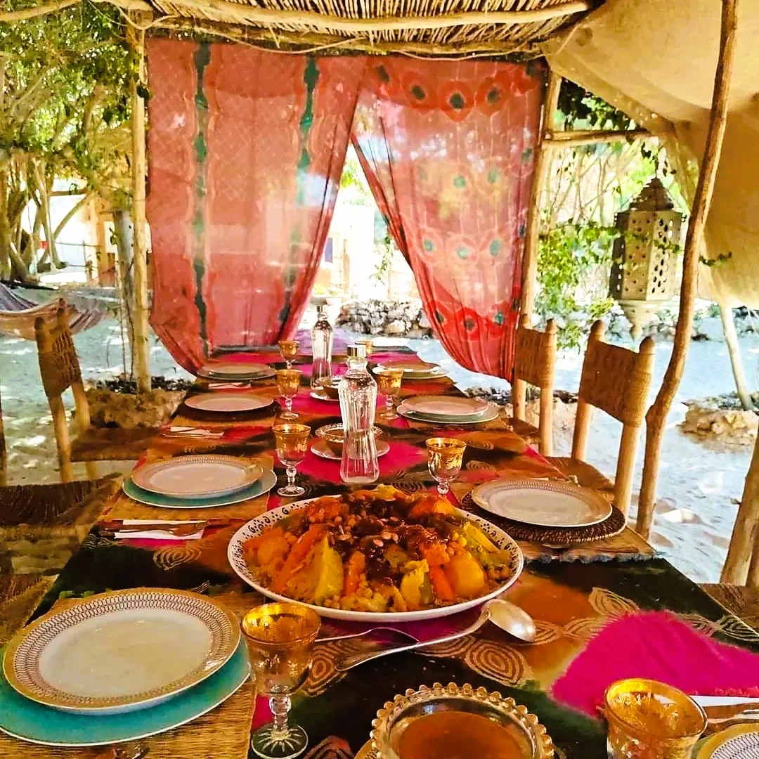 Dar Tawarta, écolodge à Dakhla — saveurs et cuisine marocaine, table locale de la maison d'hôtes