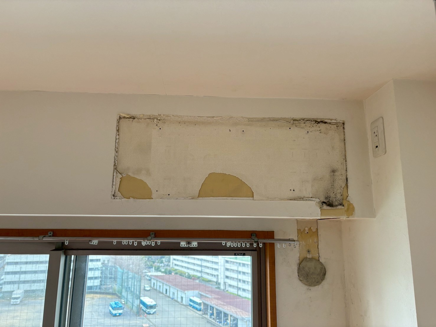 洗面台上部取り付け工事