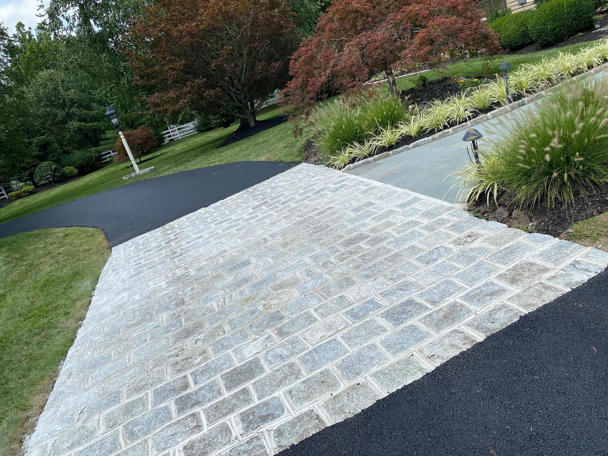 Residential hardscape walkway and patio area