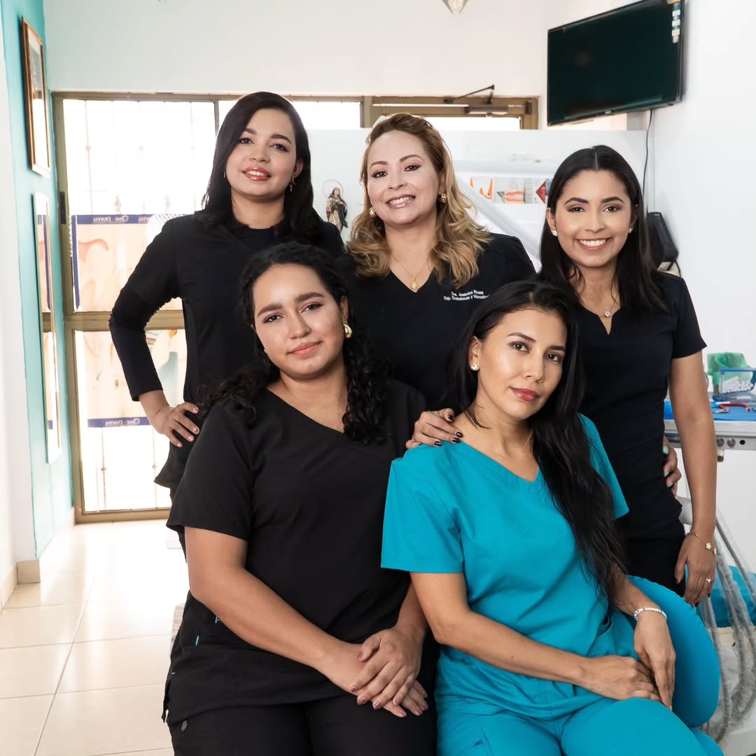 Interior clínica ONE DENTAL Managua