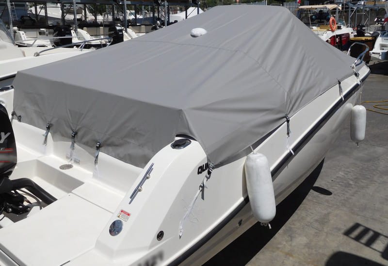 Taud pour bateau à moteur - tauds sur mesure par EKUS Sailing