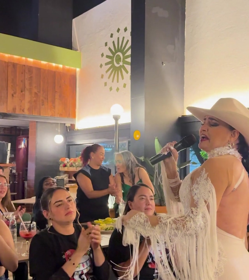 Noche de Karaoke — ¡Con Qué Dicha!