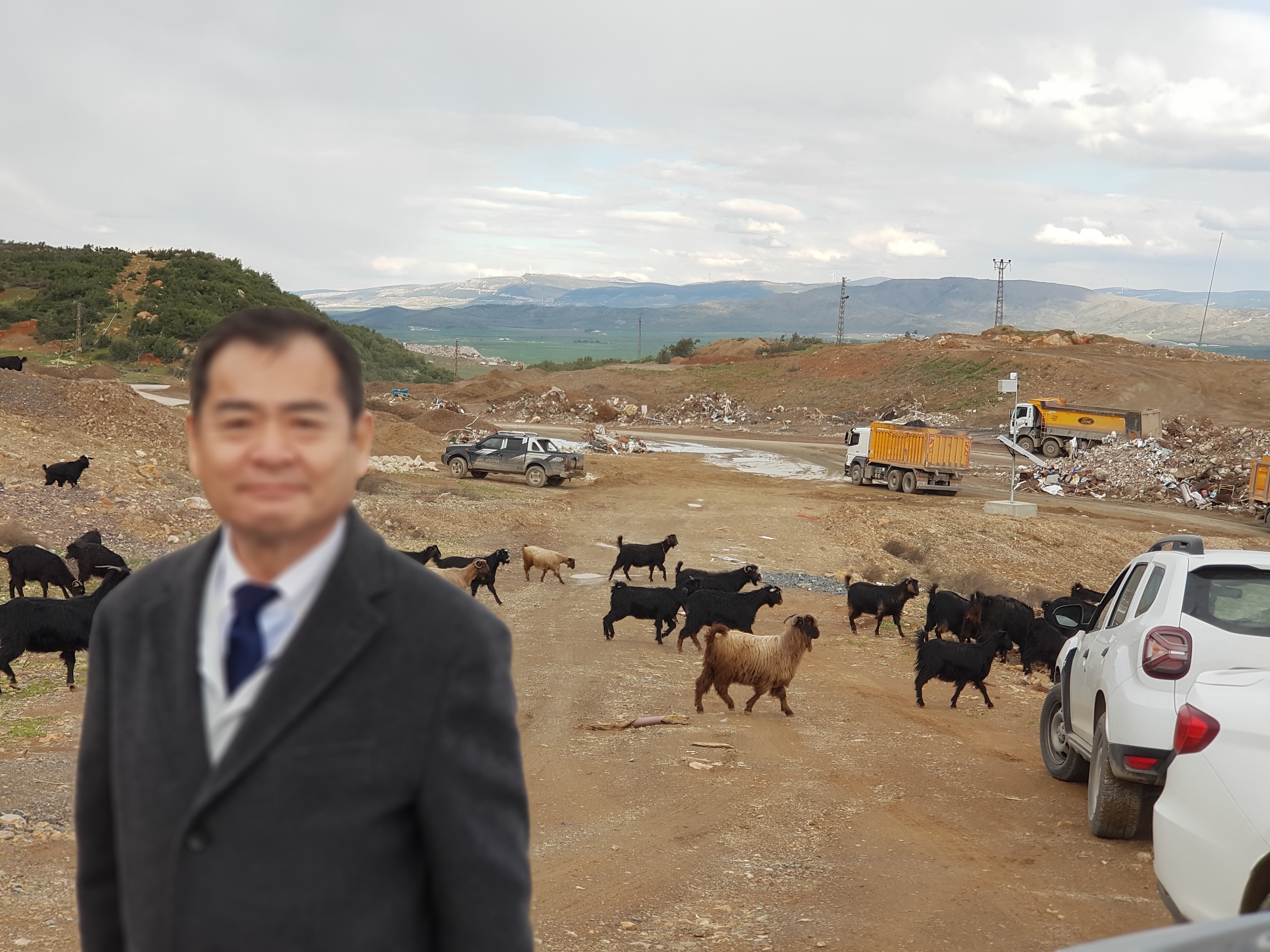 Kültürler arası köprüler kuruyoruz...