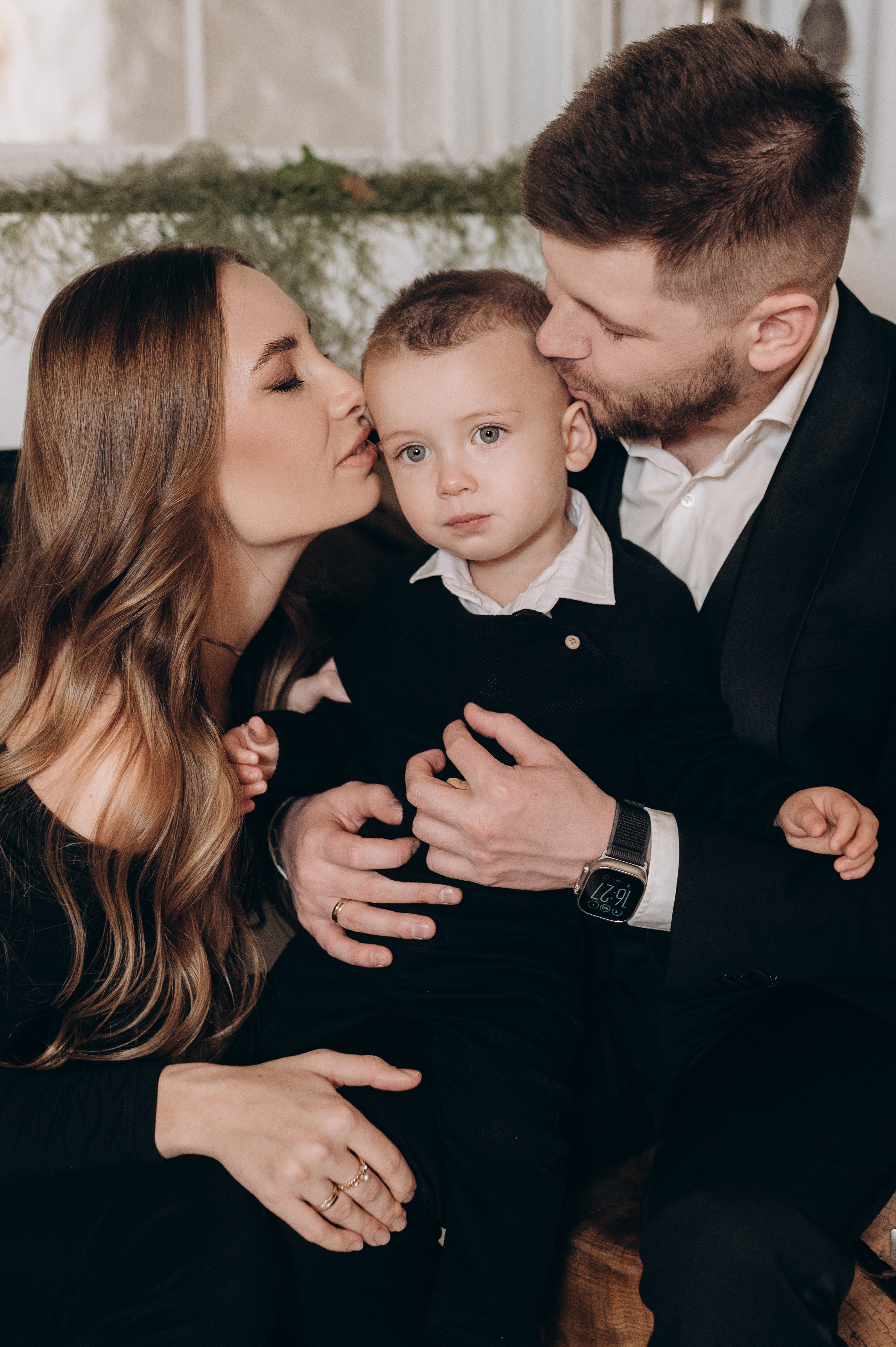 Михайло з родиною