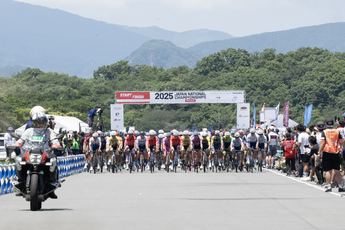 南魚沼の山々とロードレース