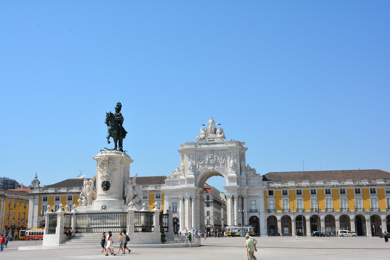 Praça do Comércio – Lisbon's grand riverside square