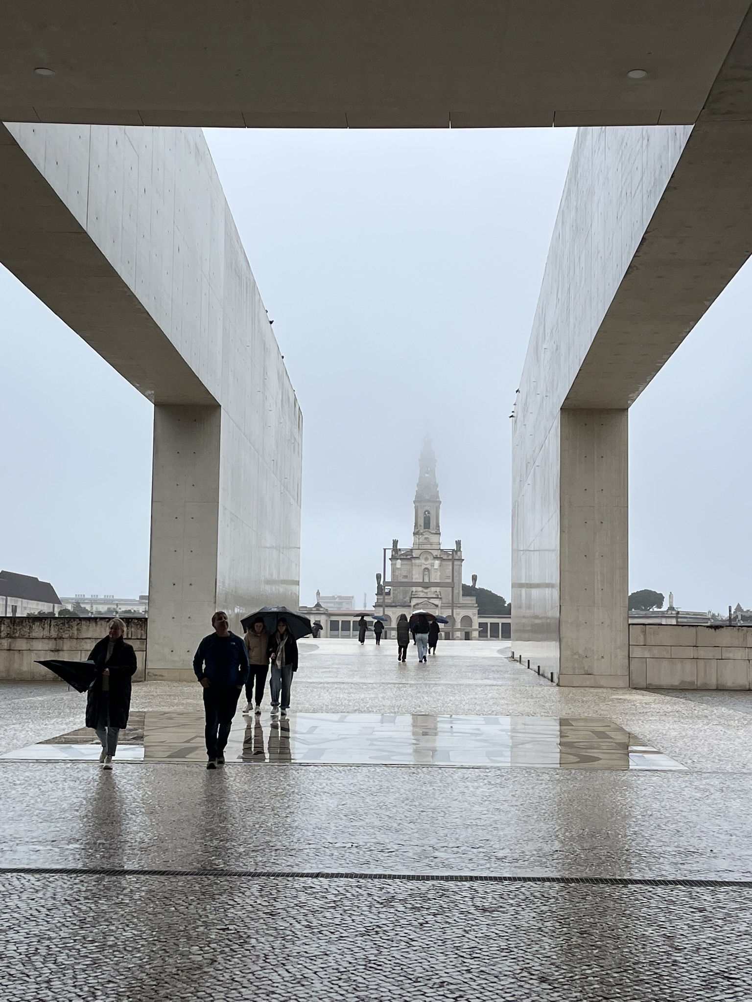 Fátima Sanctuary – Sacred pilgrimage site in Portugal