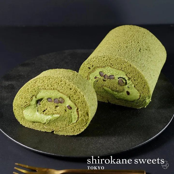 抹茶のプレミアムロールケーキ