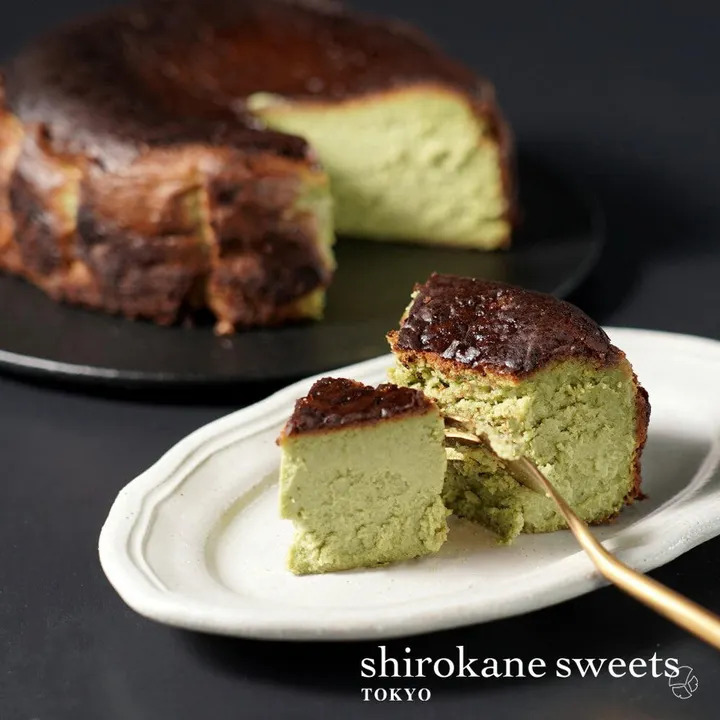 白金バスクチーズケーキ(濃厚チーズと抹茶のコラボ)