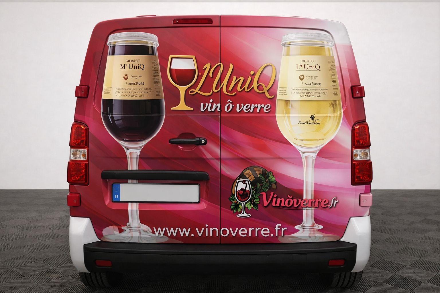 Camion de livraison Vinôverre - Transport des palettes de verres L'UniQ