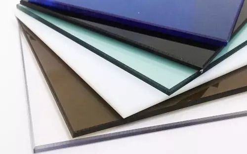 Policarbonato Compacto instalado