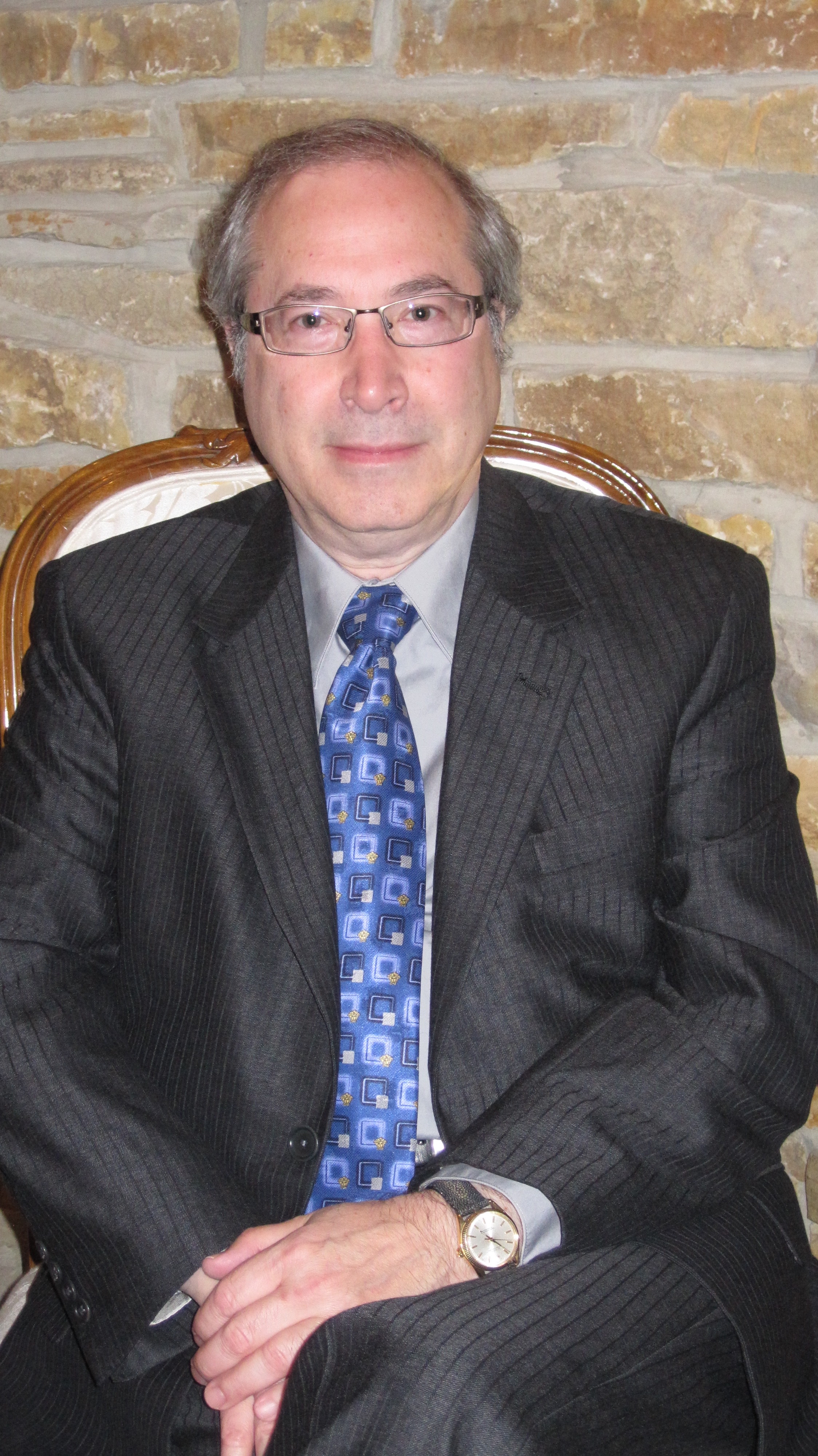 Neil E. Wahlberg MD — Internal Medicine Consultant to A Gift Of Time LLC