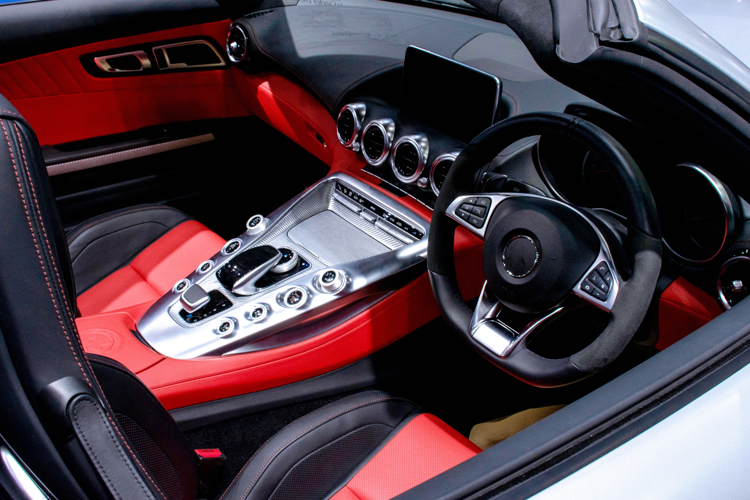 THE GREAT GAMBIT luxury car detailing interior