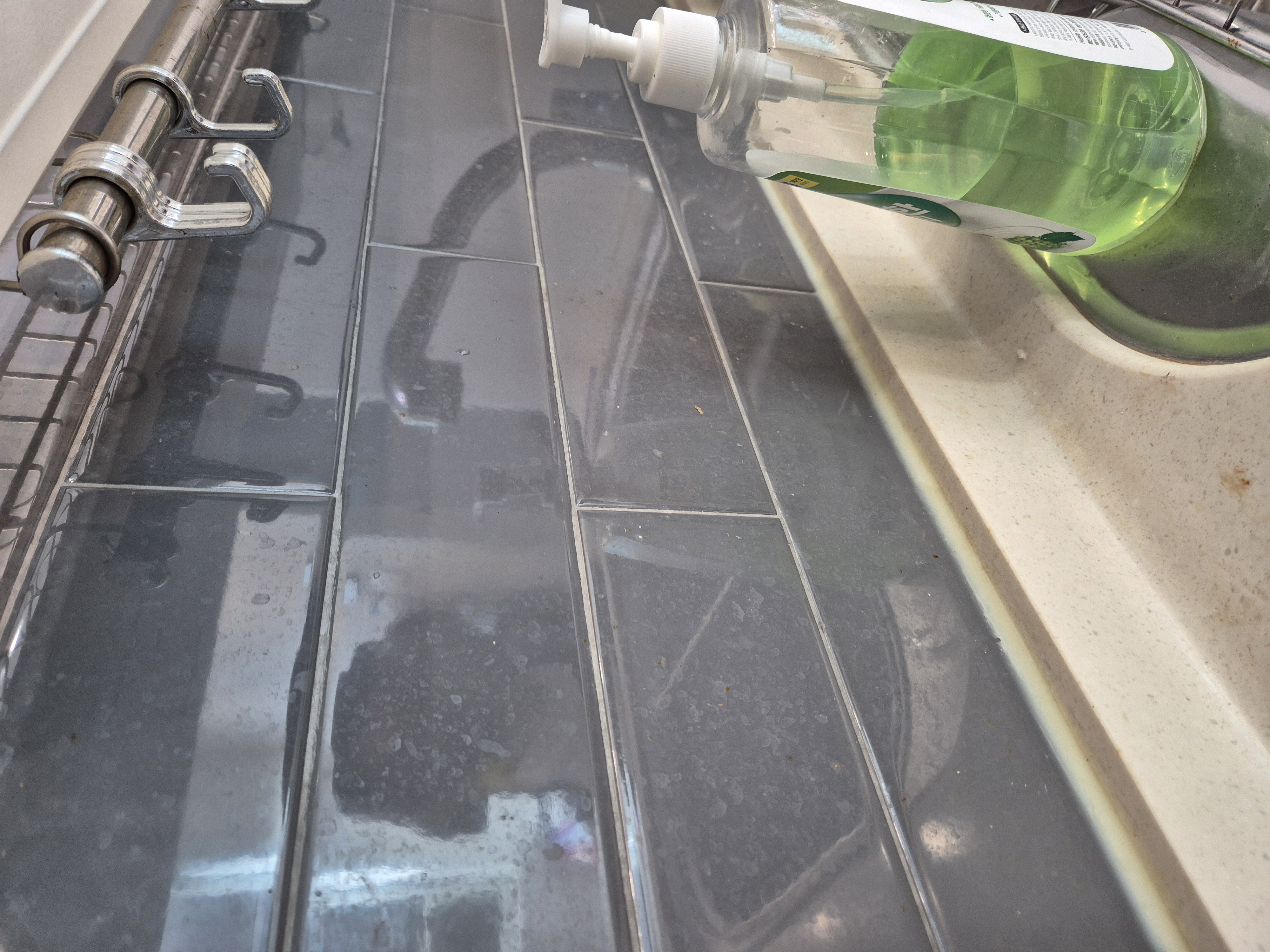 주방타일 기름때 제거 청소 전