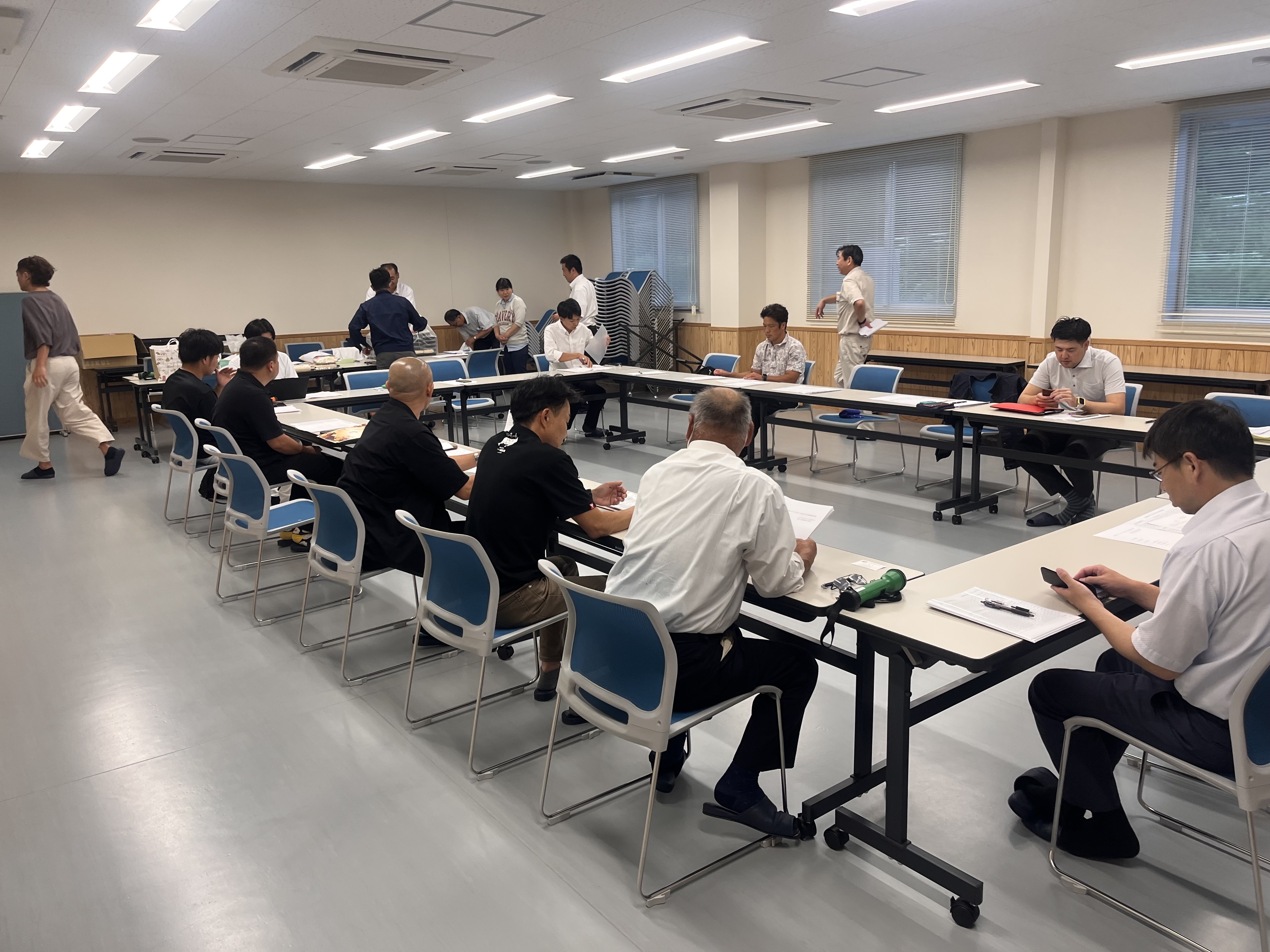 和牛びより枝肉勉強会に参加し、海外市場の価格・市況情報を共有しました。