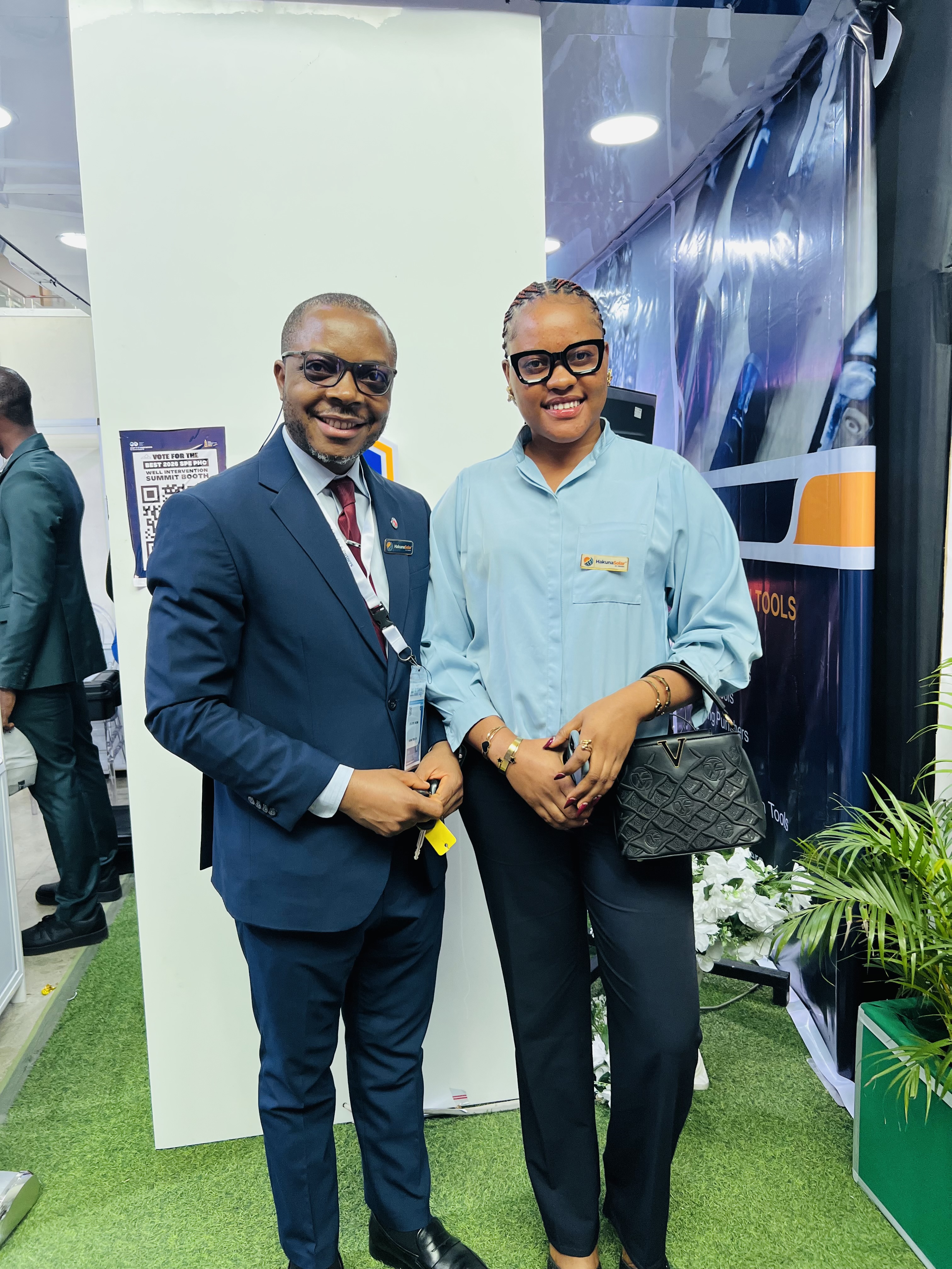 HakunaSolar team at the Summit