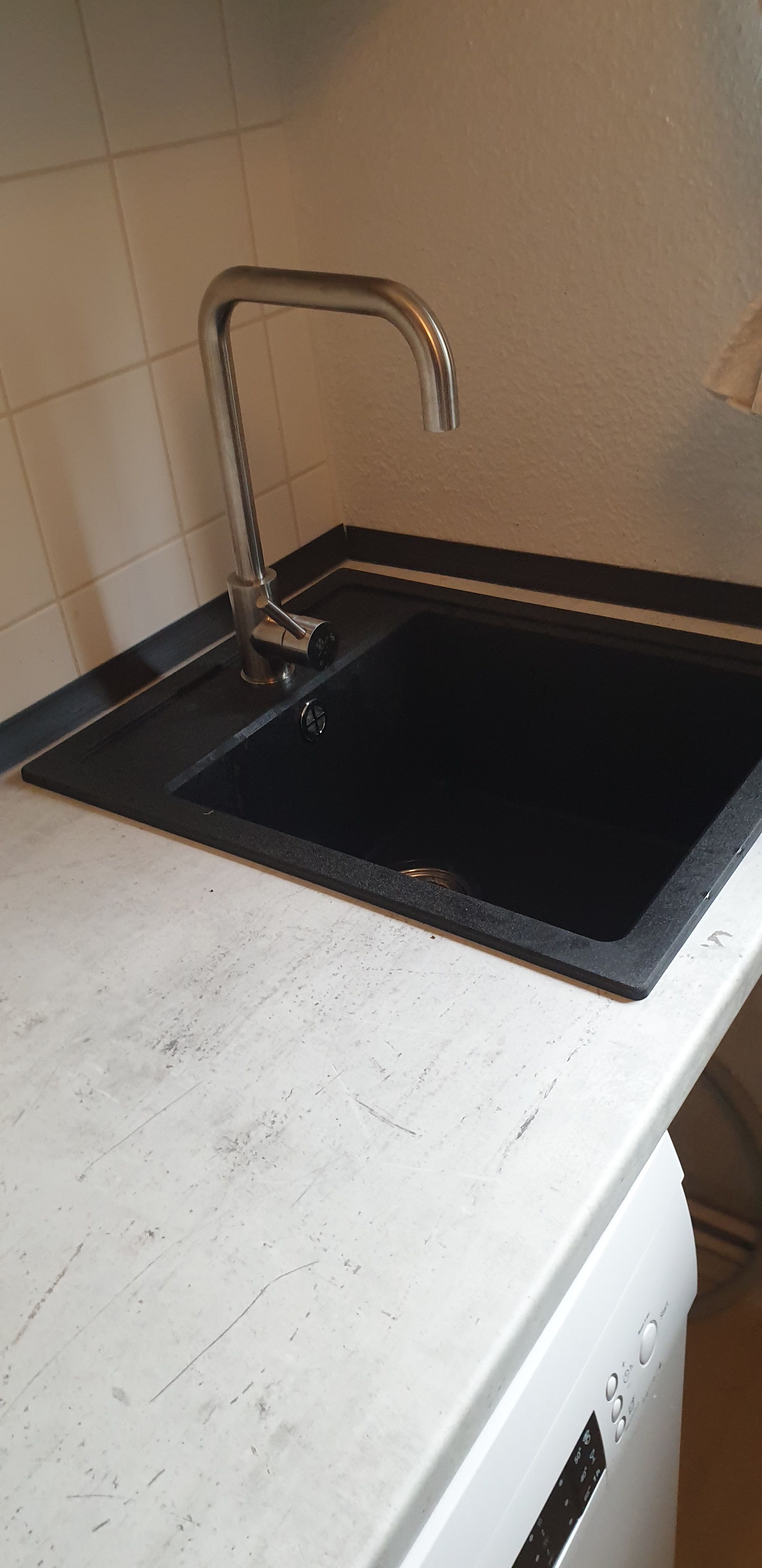 Spülbecken & Armatur – Handwerkerarbeit Berlin | Allrounder Stelter Spülbecken & Armatur