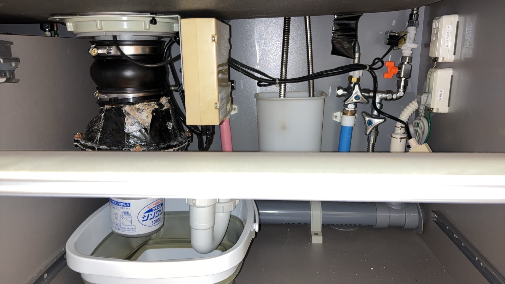 埼玉県戸田市 マンション セキスイ製が漏水 TITAN760へ緊急交換 施工前