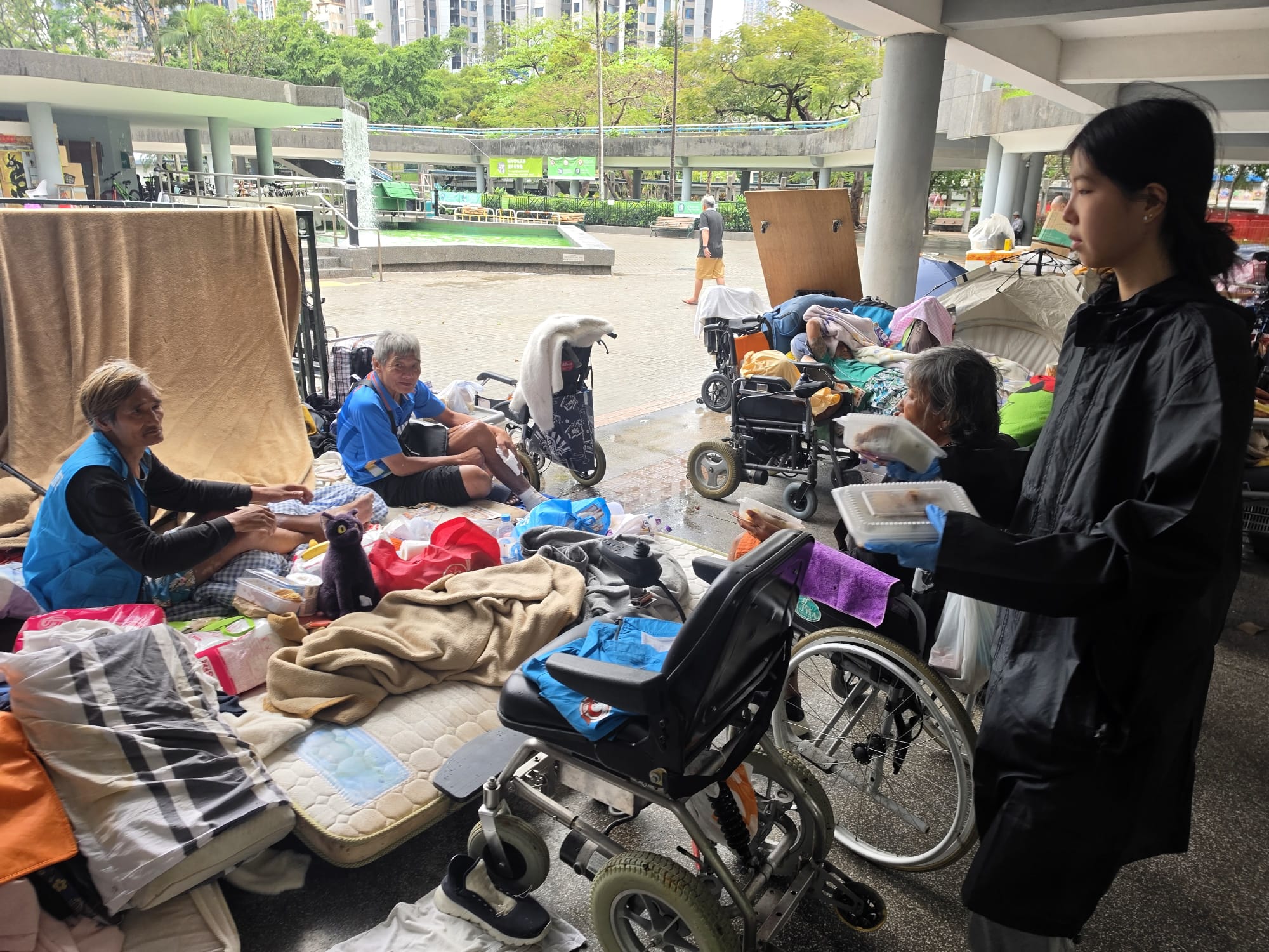 Volunteers delivering meals