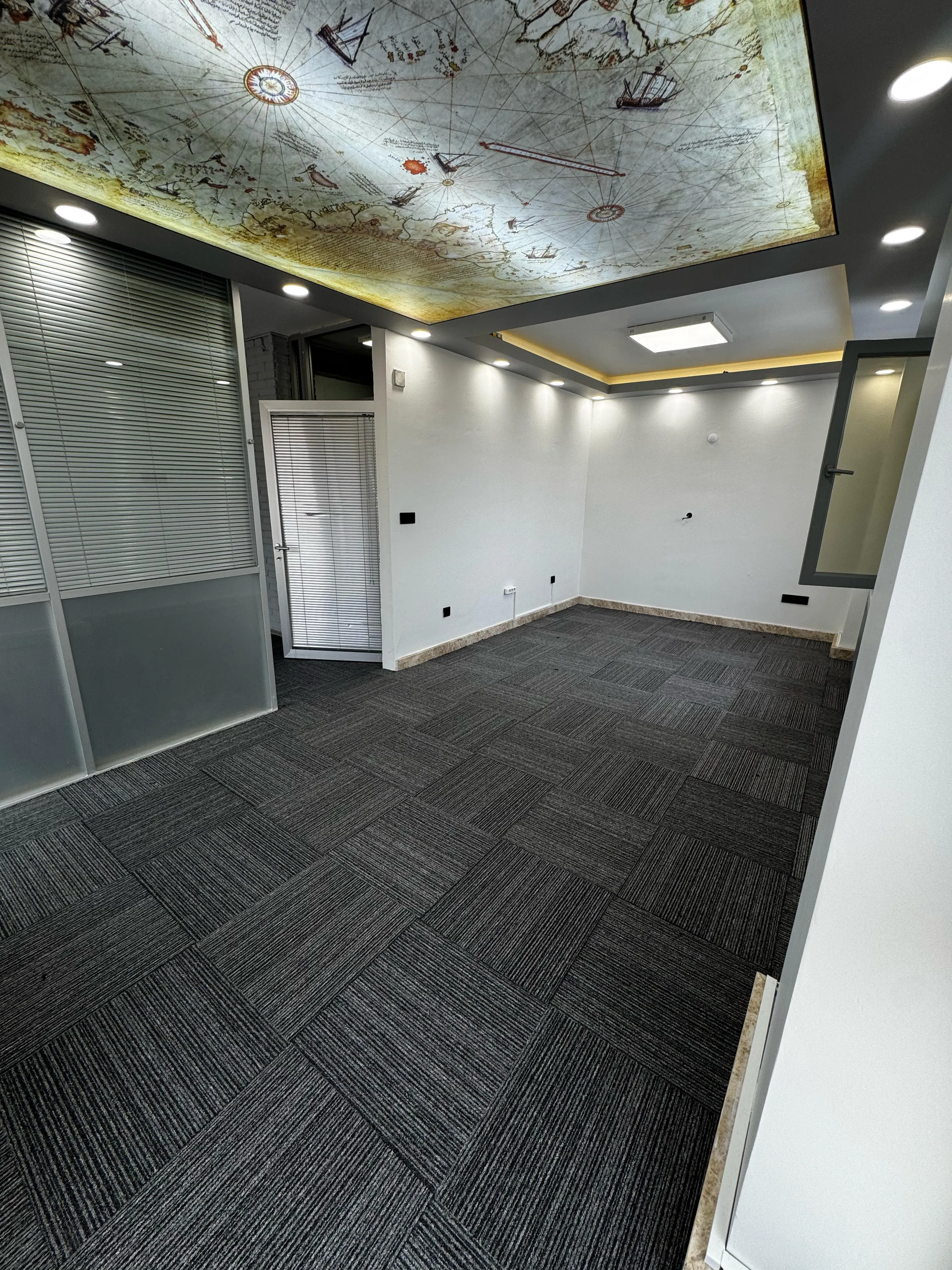 Ofis Alanı Karo Halı