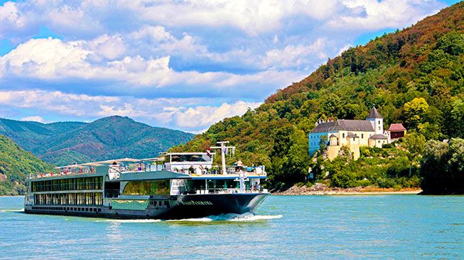 Avalon Waterways panoramic suite with open-air windows