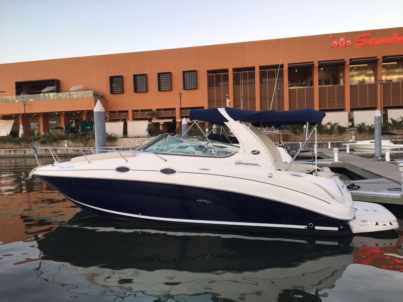 SeaRay Sundancer — 30 ft