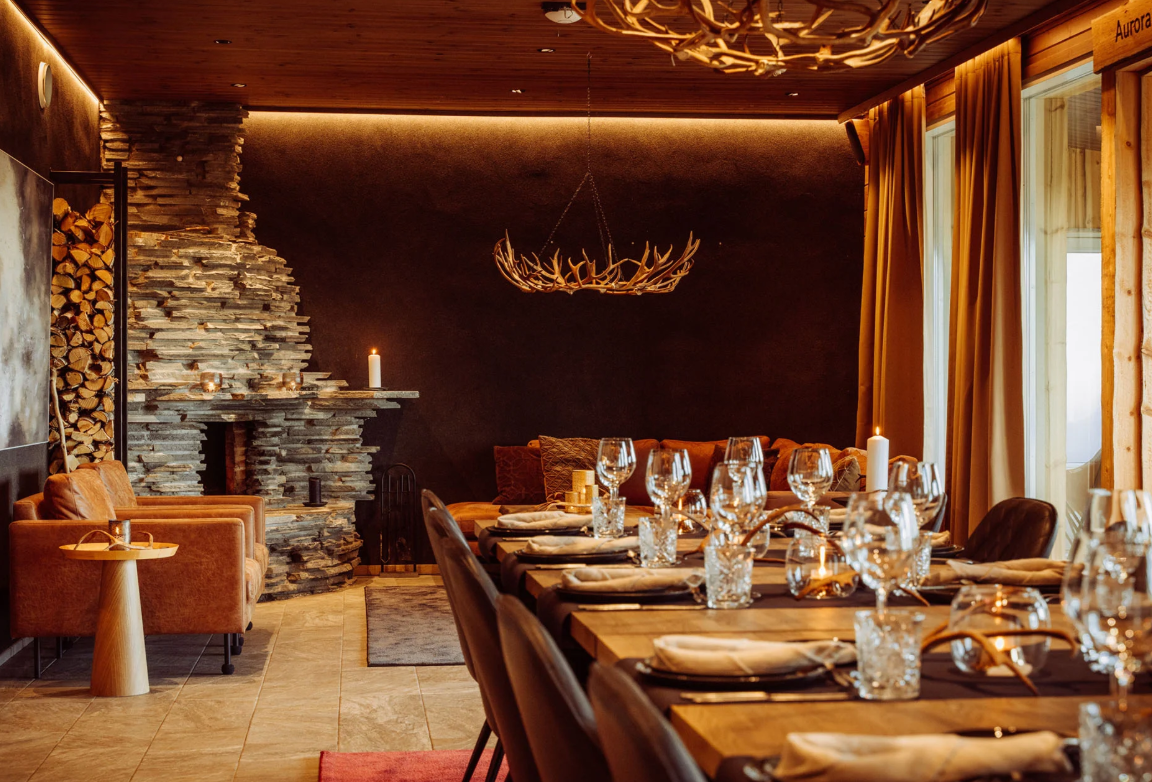 Orion Suite — Private hot tub & balcony