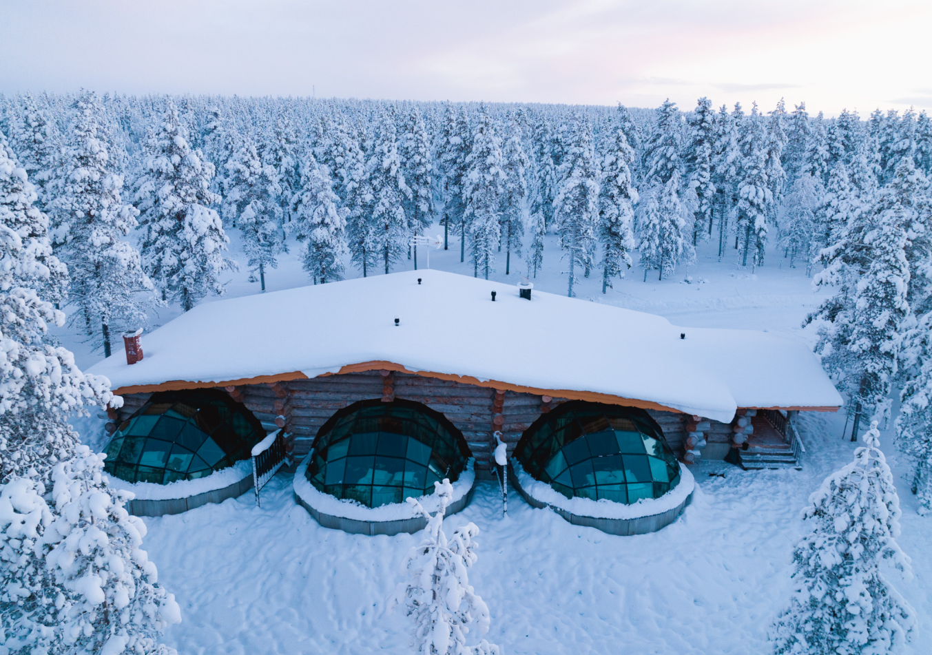 Luxury Kelo-Glass Igloo — Exterior view