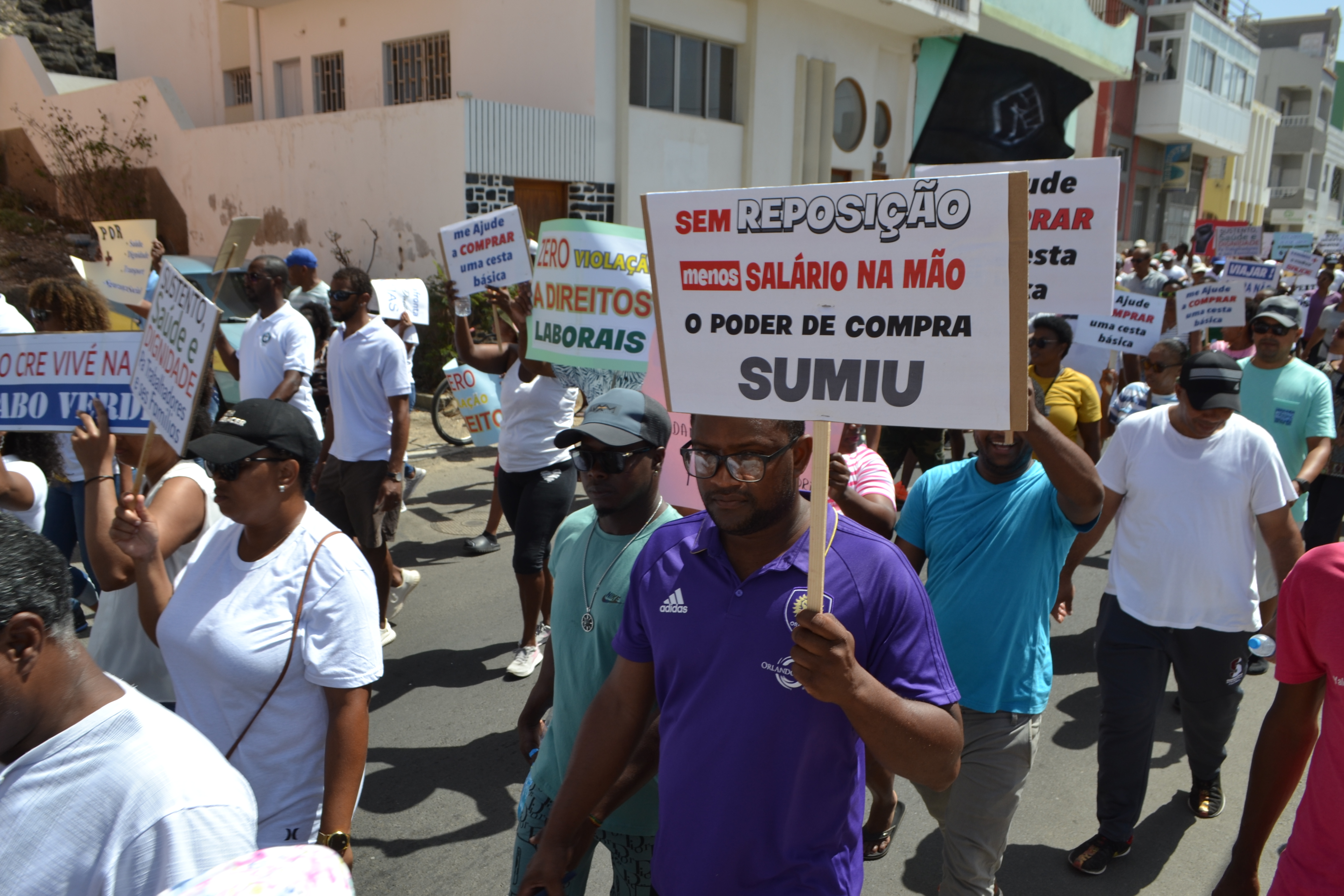 Defesa dos Direitos Laborais — SINTCAP