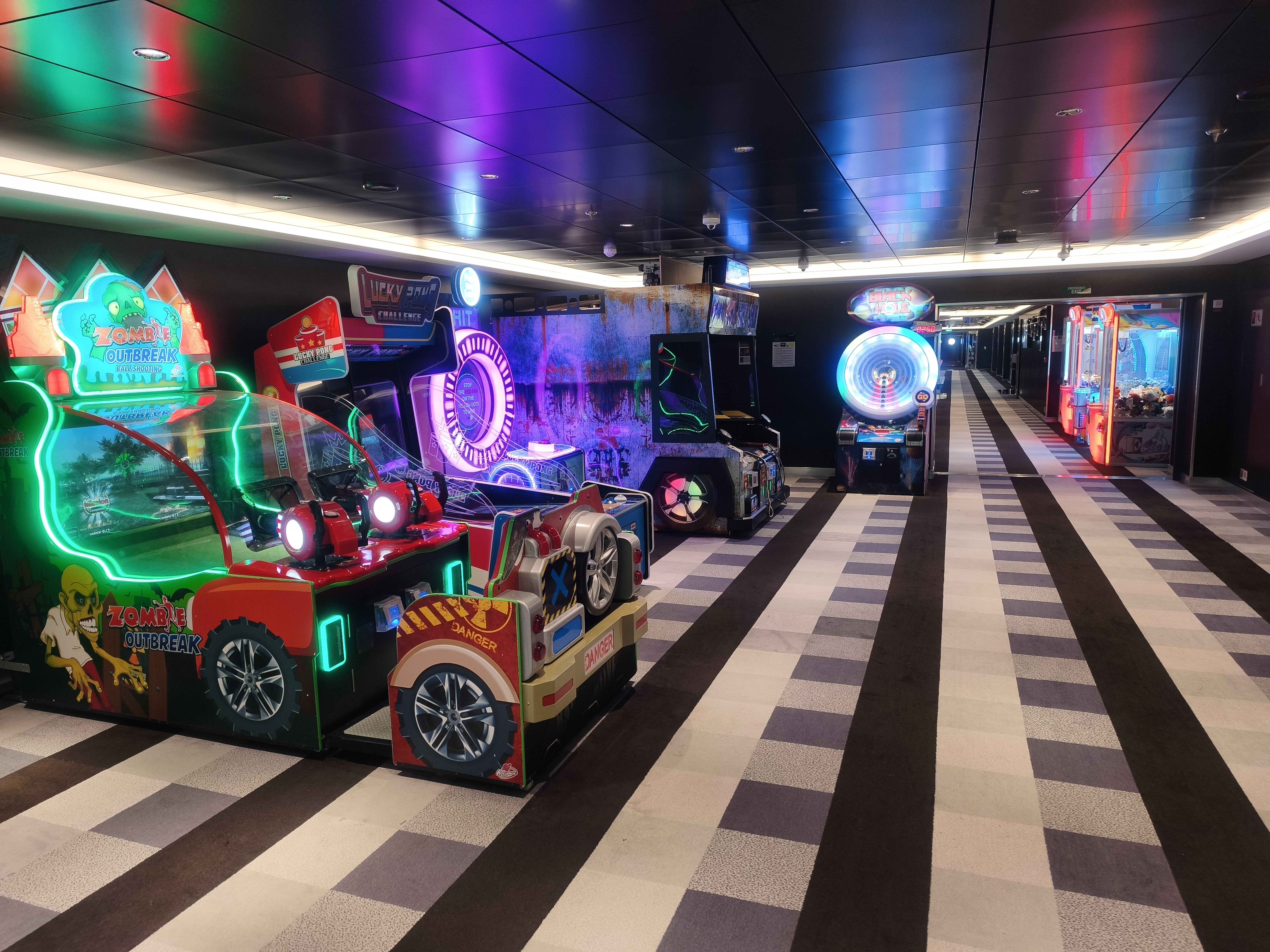 MSC Virtuosa — exploring the high-tech amusement arcade — photo 3