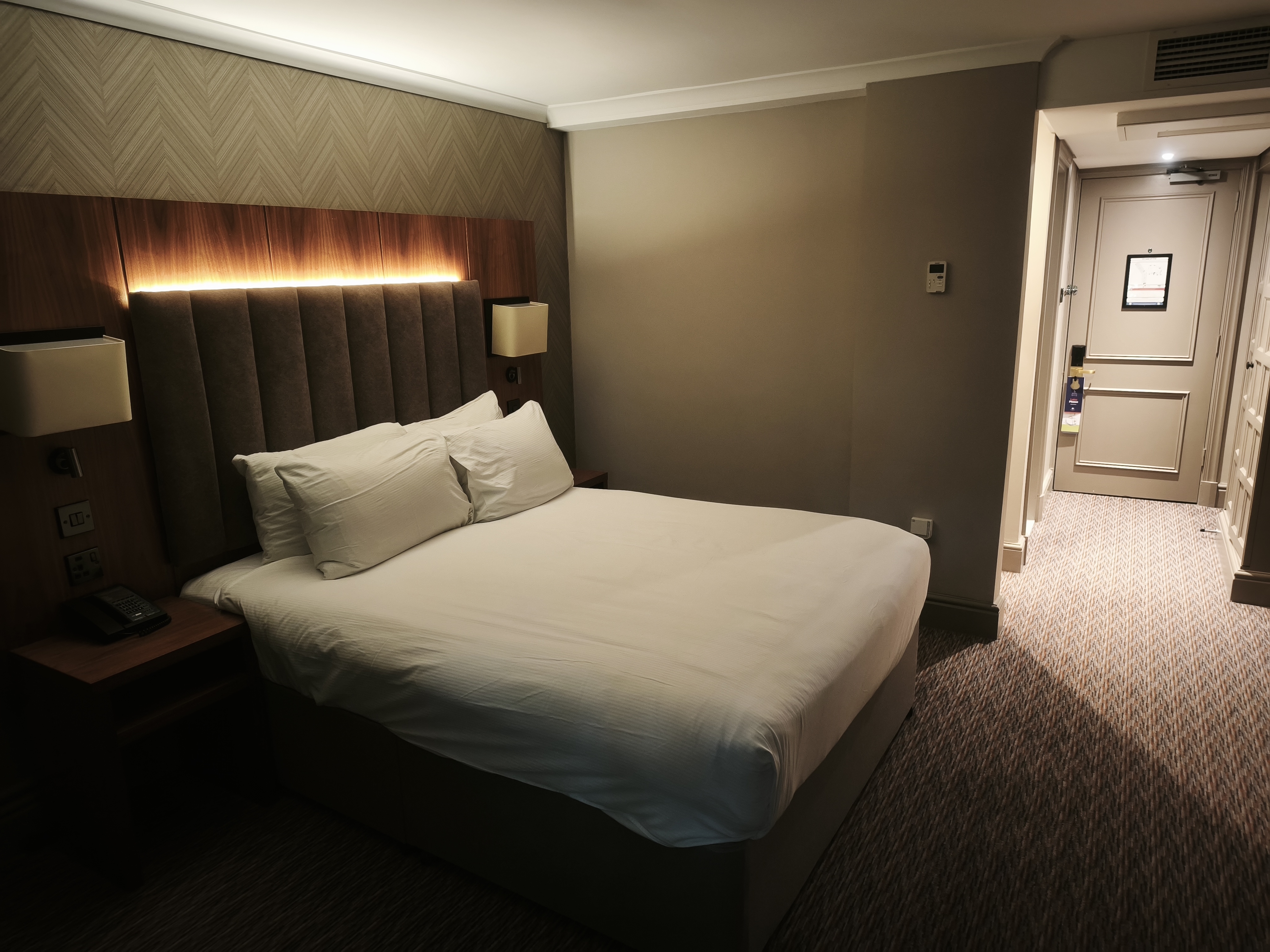 Start of the holiday — arrived at the DoubleTree Hilton Southampton — photo 5