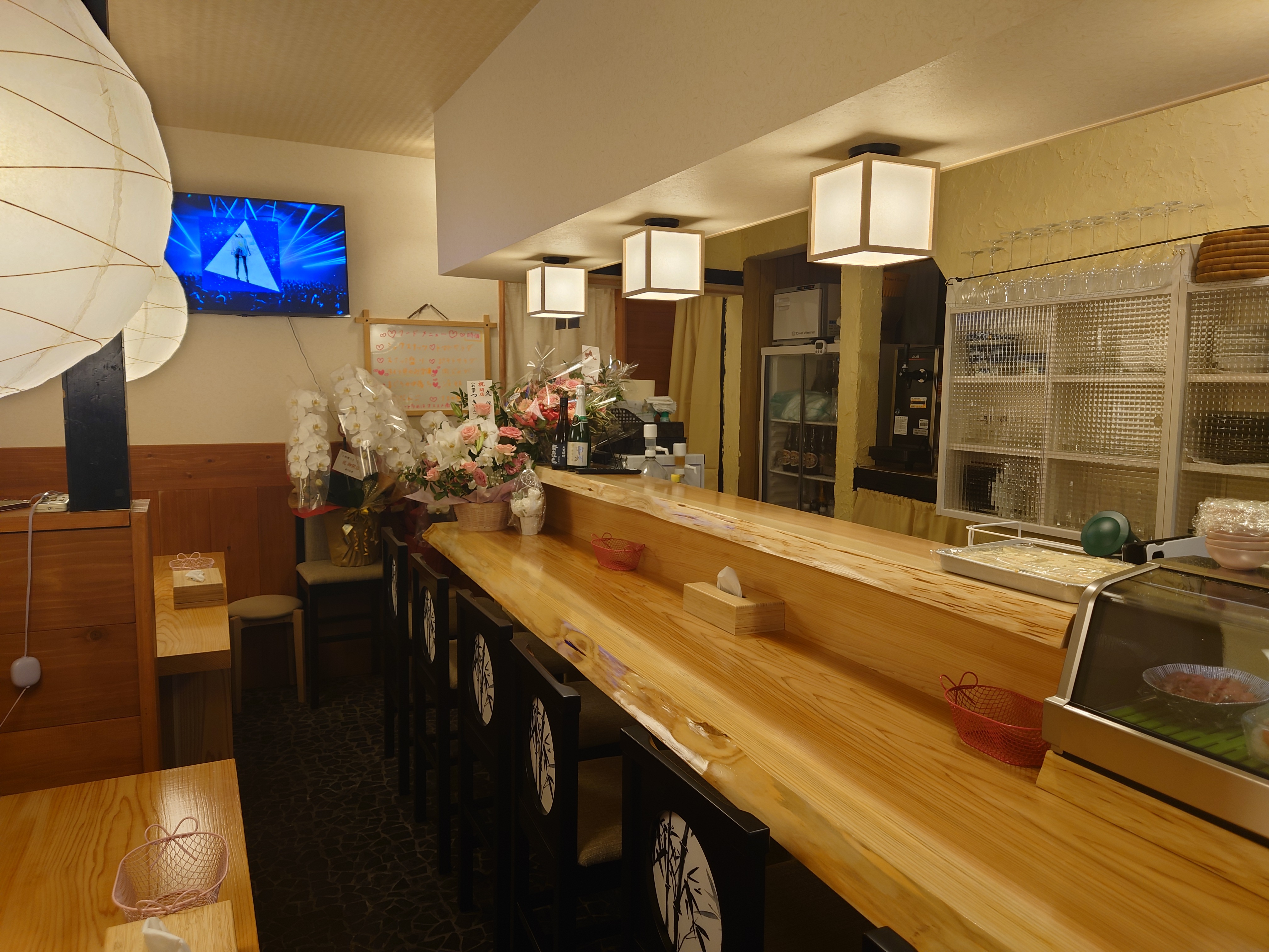 小料理家つき 店内
