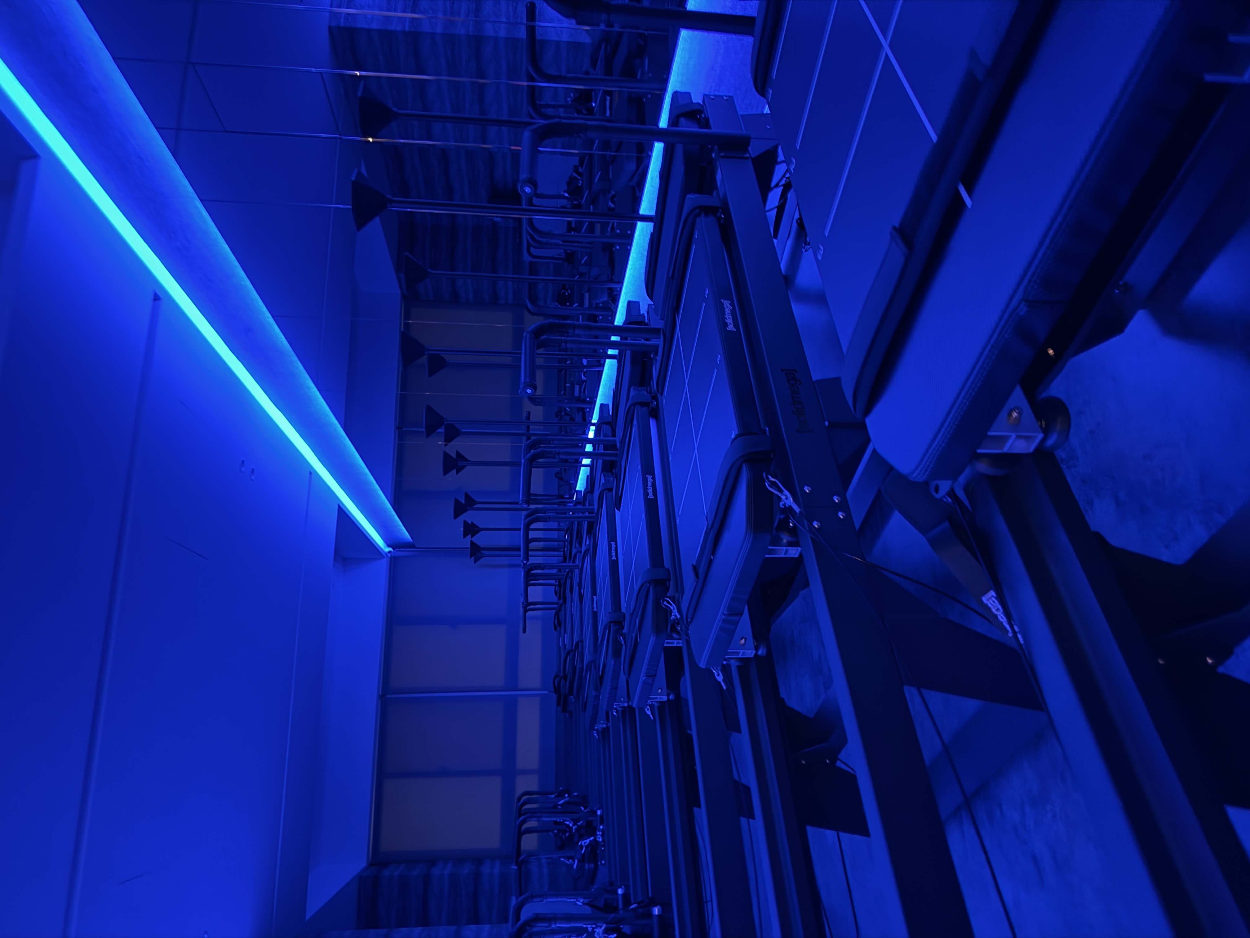 台灣超模機 SolidMega 台中南屯 Elite Pilates 台灣超模機 SolidMega 台中超模機實體教室多人上課場景